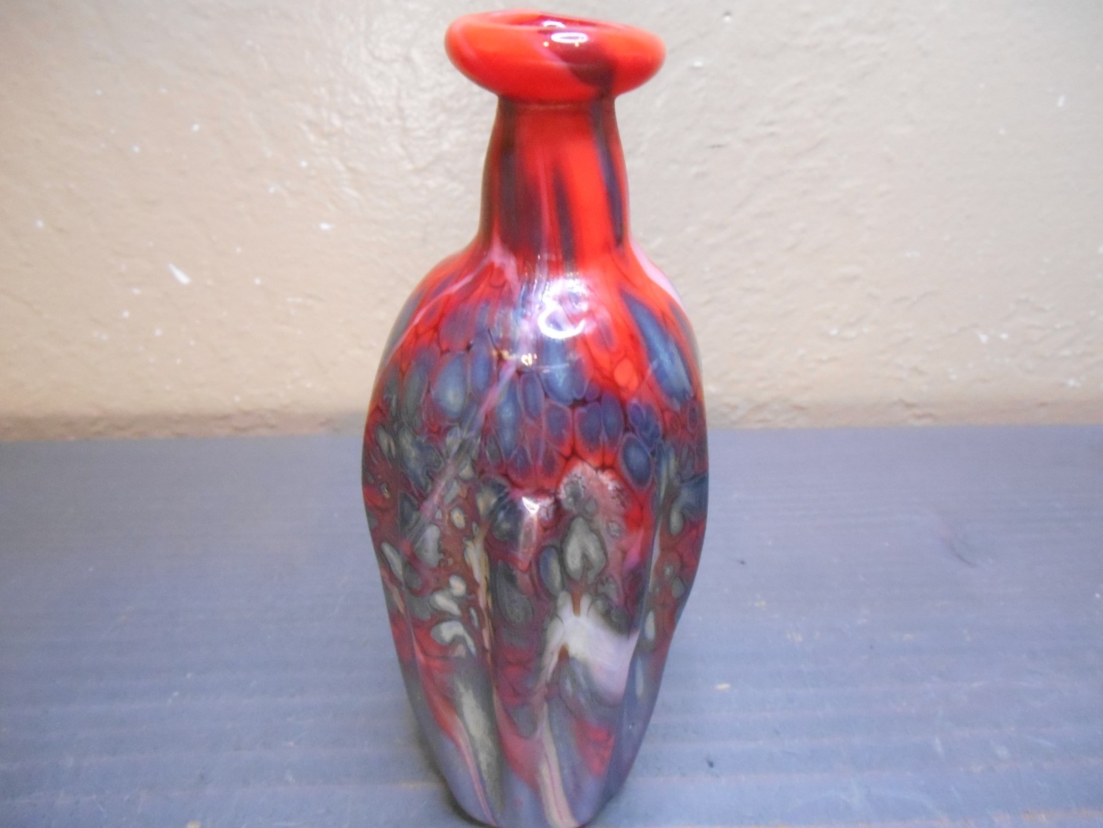 Phoenix Studios Signed Art Glass Cherry Flame Bud Vase 2001 5 1/2″ Tall