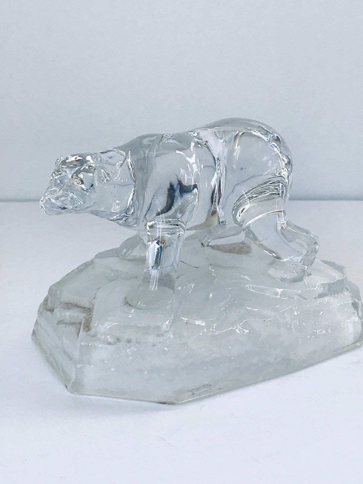 Cristal D’Arques POLAR BEAR on TOP an ICEBERG – Lead Crystal