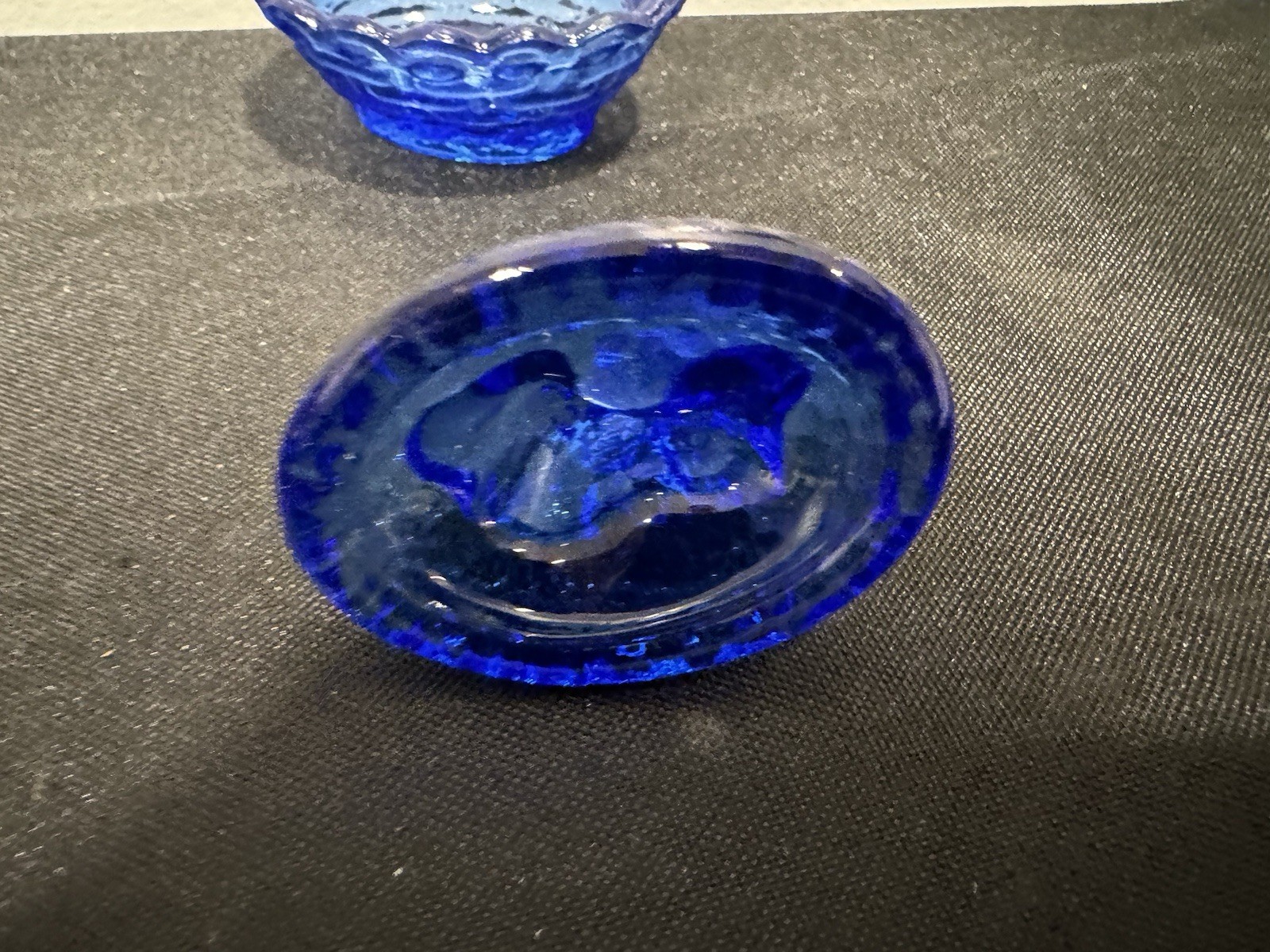 Uranium Glass Boyd Scotty On A Nest Salt