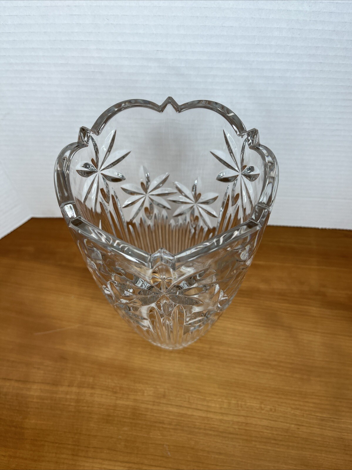 Bohemia Crystal Perseus Barrel Vase 11″ Crystal Vase – Heavy Duty Elegant