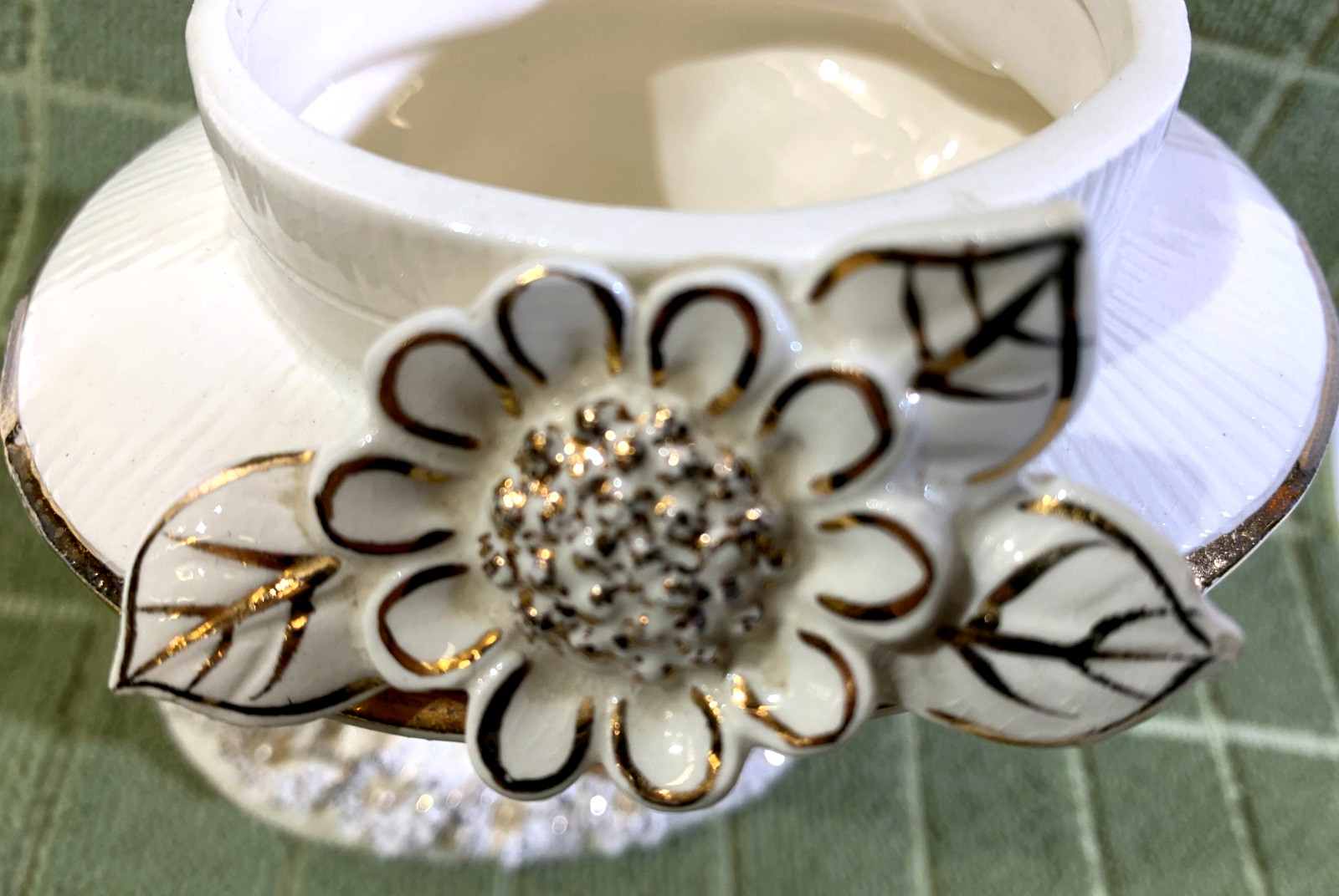 Vtg Lady Head Vase White w/Gold Accents Blonde in Hat Eyelashes w/EARRINGS #500