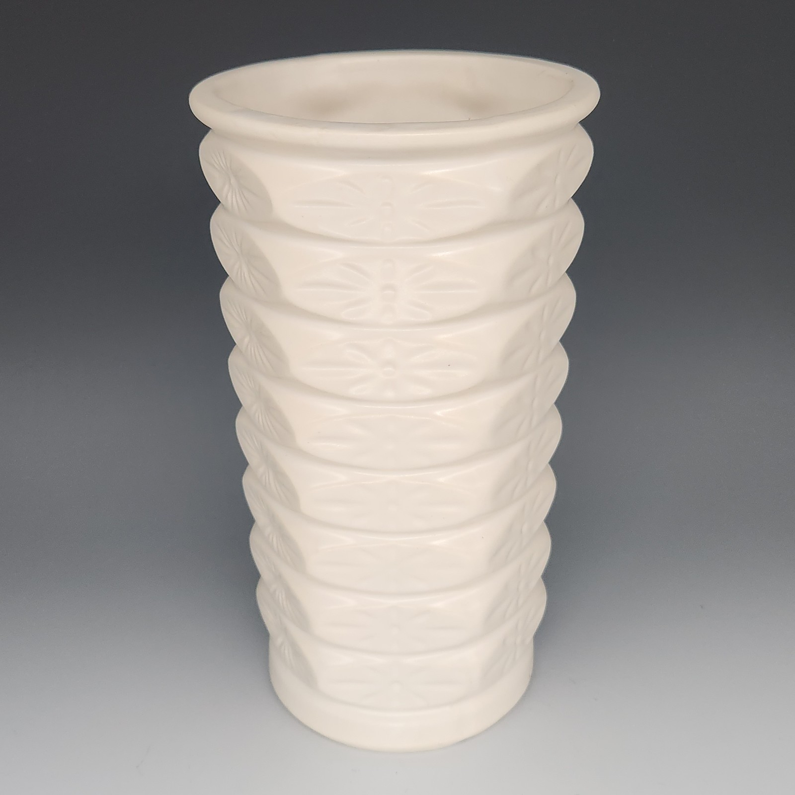 Vtg Nelson McCOY Floraline Art Pottery Vase 8.5″ T White Atomic Starburst USA