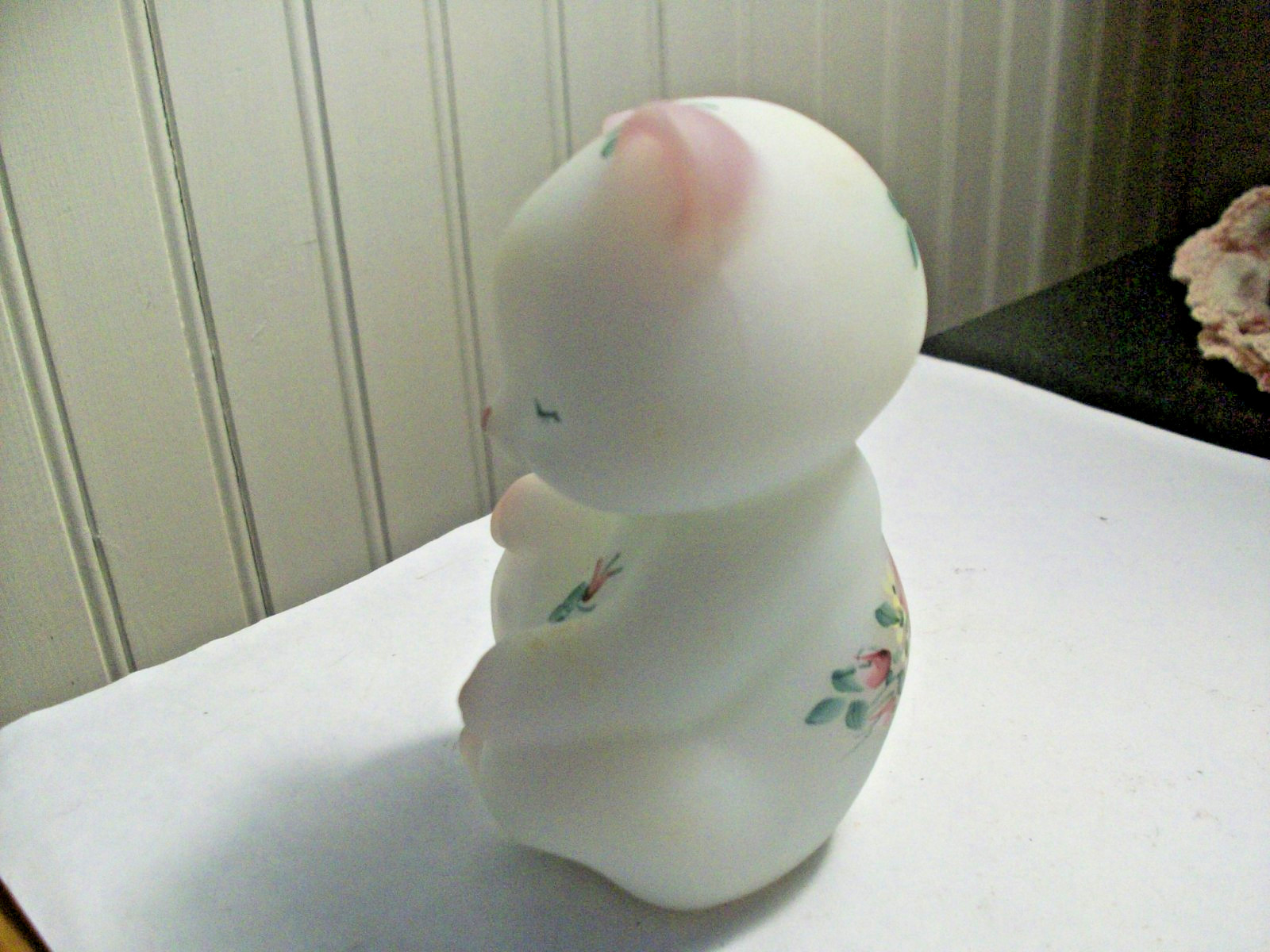 Fenton white pink burmese satin art glass BEAR hand pant’d roses by V. Gherki