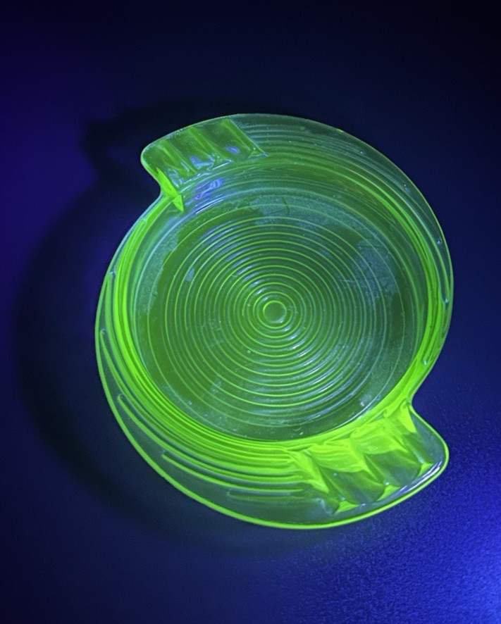 Vintage Hazel Atlas Uranium Glass Glows Art Deco Ribbed Eye Design Ash Tray