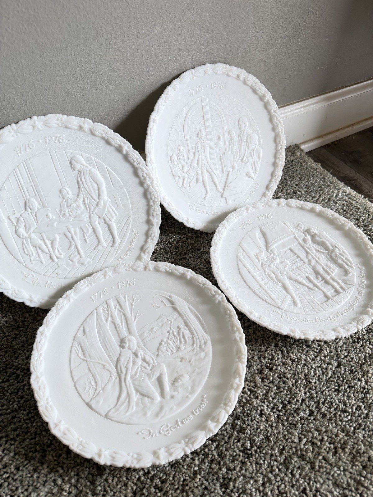 Fenton 1776-1976 Bicentennial White milk glass collectors plate set