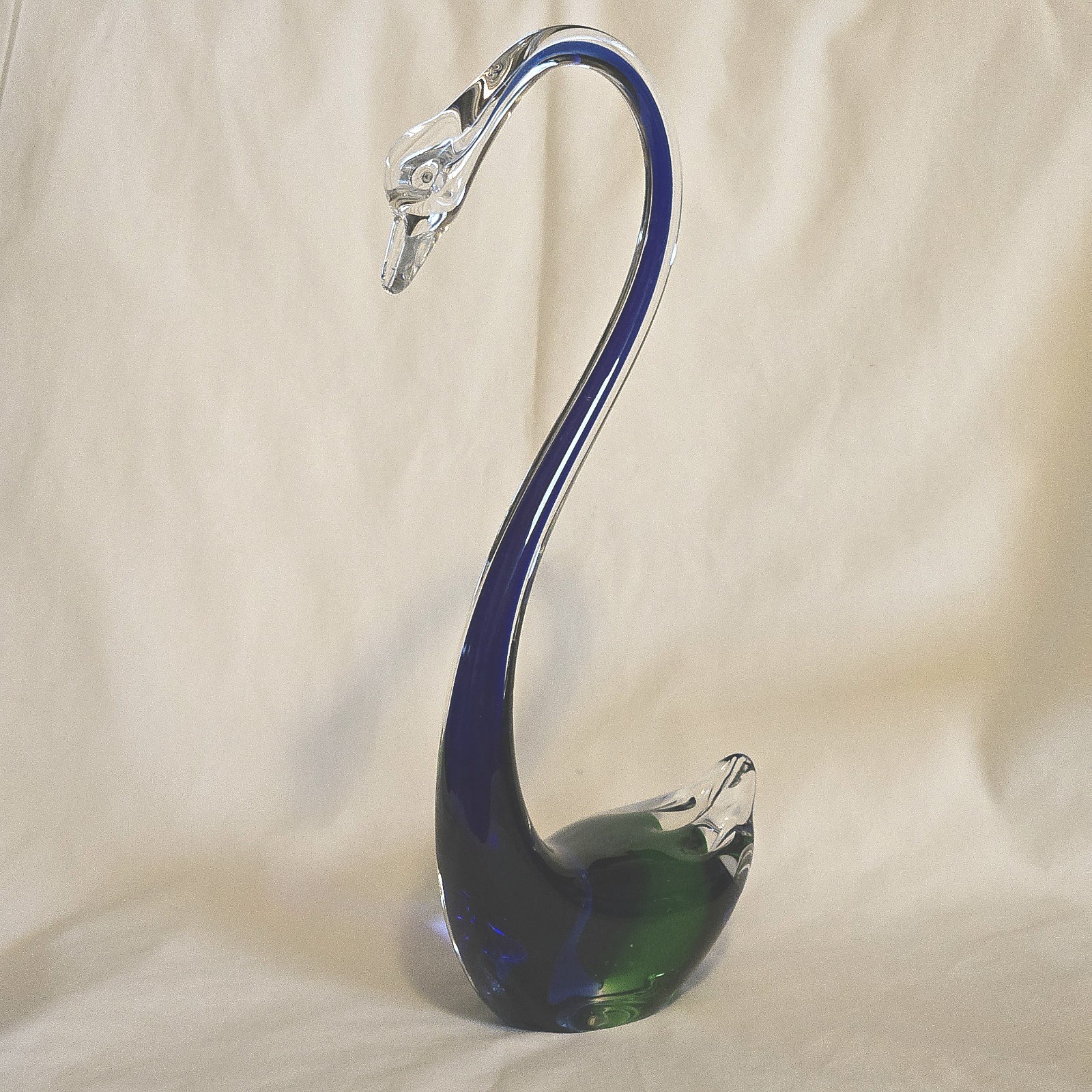 Art Glass Swan Blue Green and Clear 12⅝” Tall Unbranded No Location with Issues