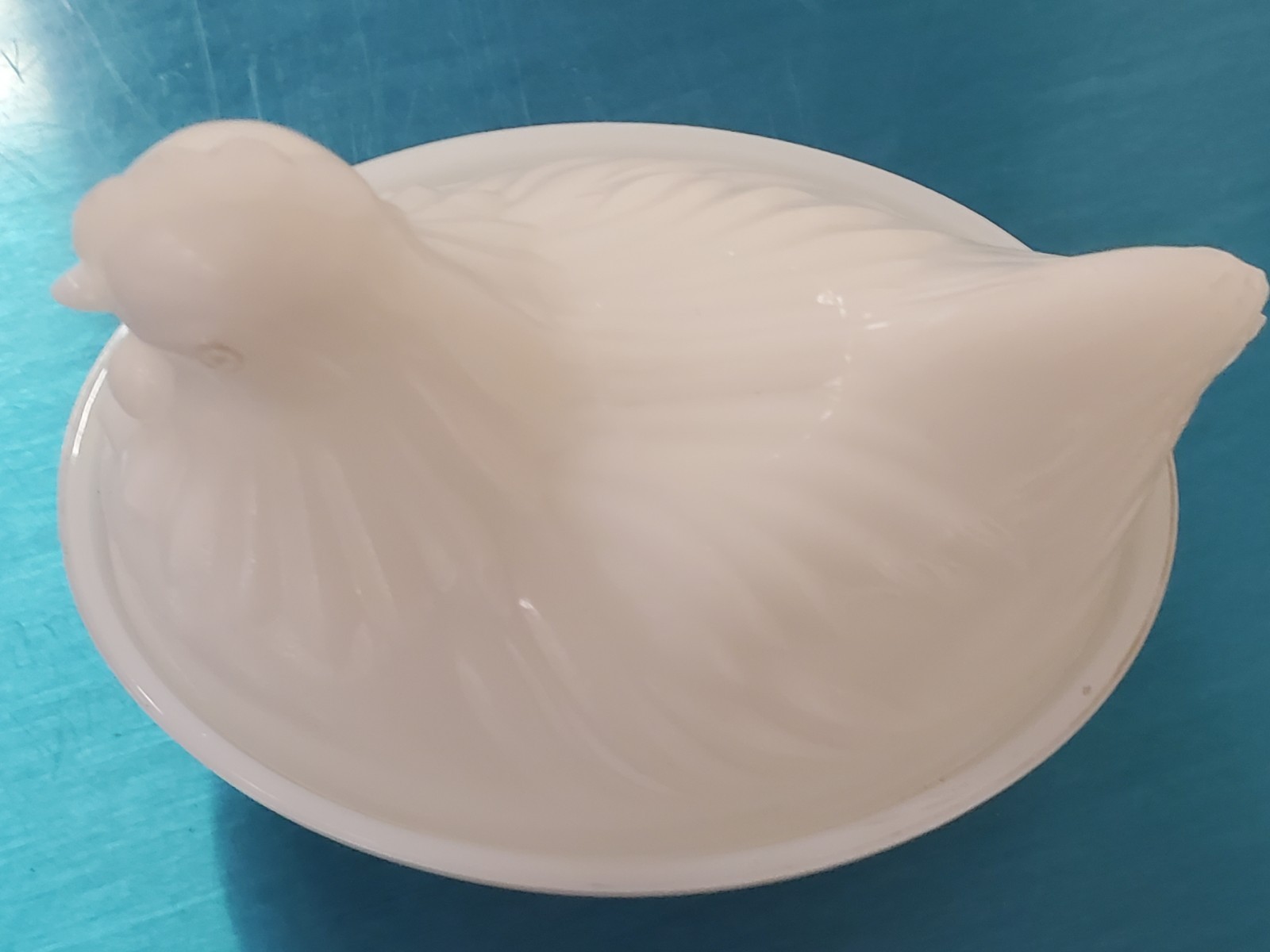 Vintage Milk Glass Hen on a Nest Dish Anchor Hocking, Comb Wattle 43/8″ long