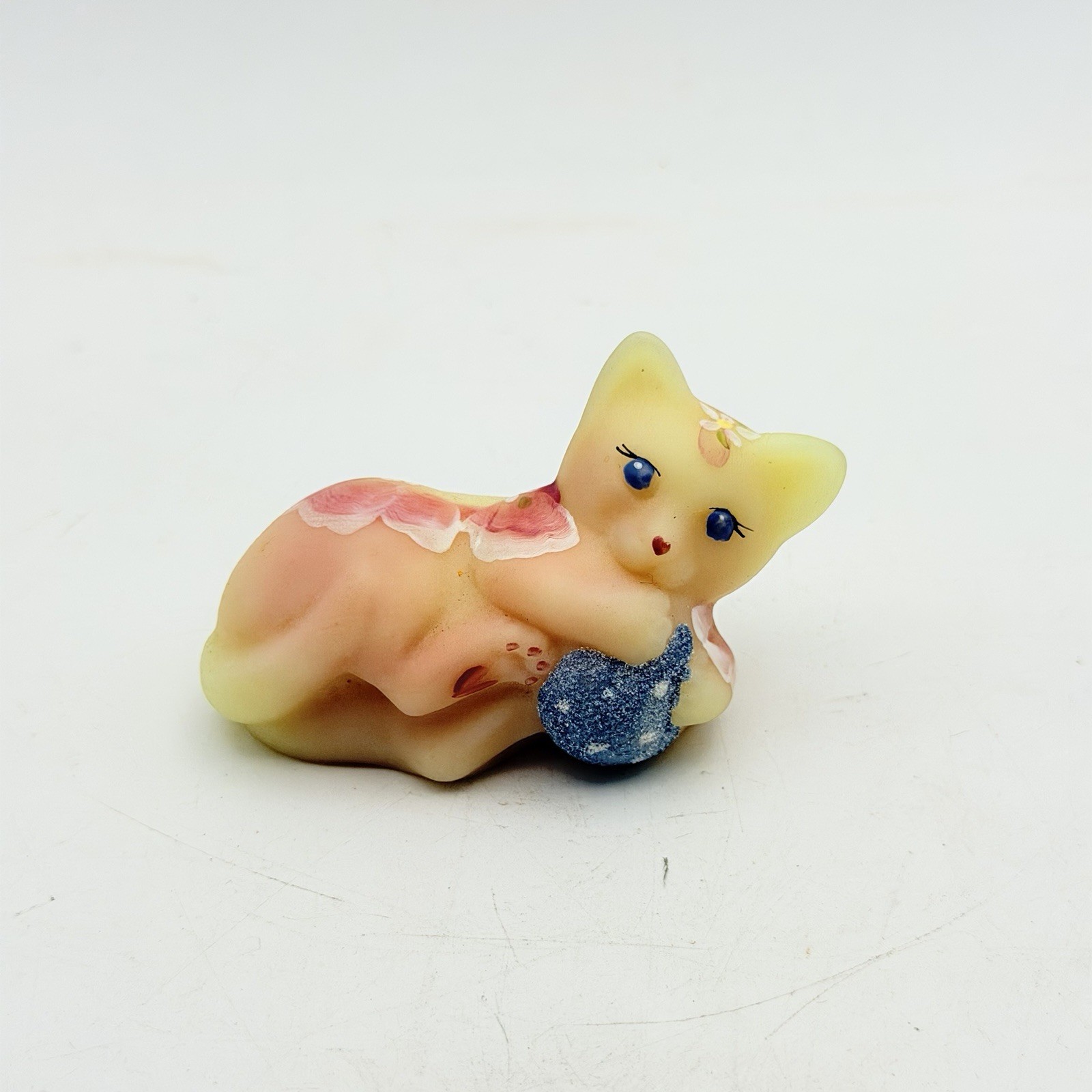 Fenton Burmese Glass Hand Painted Cat Figurine with Glitter Yarn Ball Uv Glow