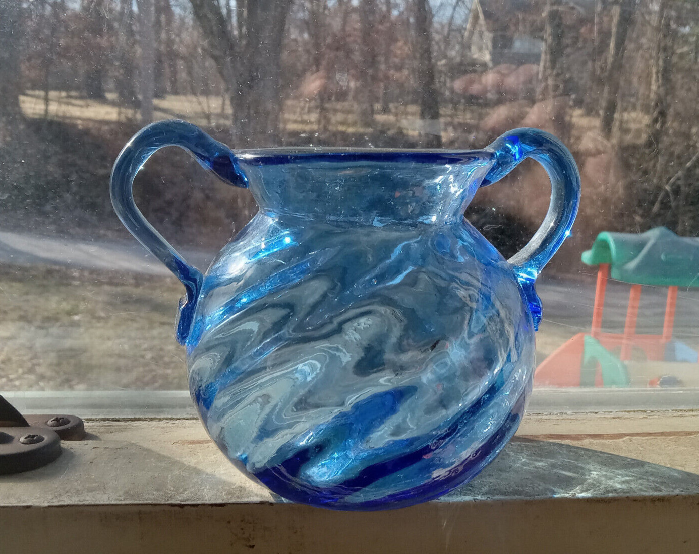 OPEN PONTIL BLUE SWIRLED PATTERN MOLD BLOWN BOWL VASE WITH CRUDE APPLIED HANDLES