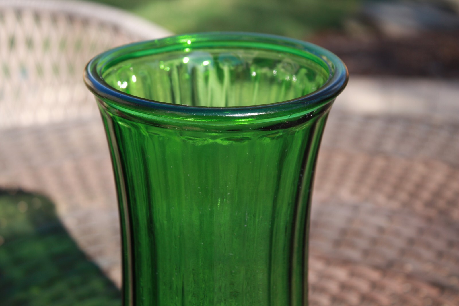 Hoosier Emerald Green #4089-A Diamond Point Ribbed Vintage 9 5/8 Inch Vase