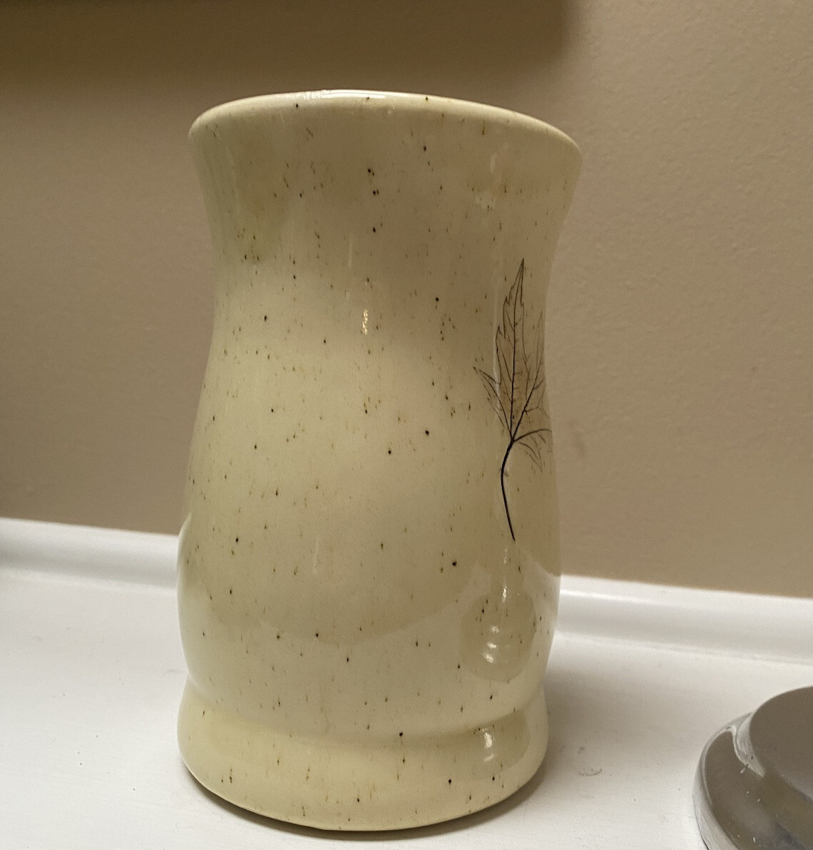 Vtg. Nemadji “Forest Impressions” Clay Pottery Vase Rare Cream Brown Leaves USA