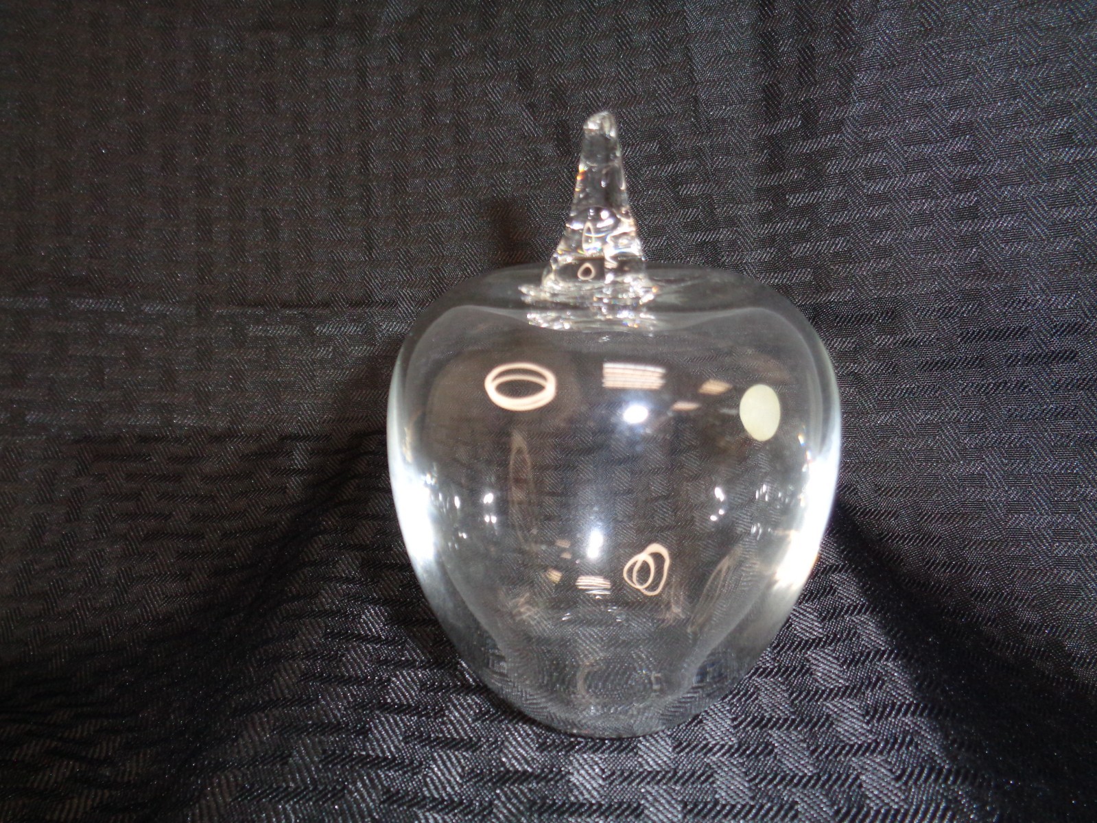 Tiffany & Co. Crystal Clear Glass Apple Paperweight 3″ Figure Signed
