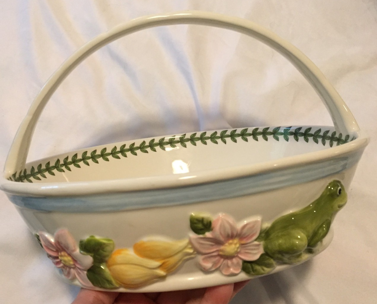 Portmeirion Botanic Garden Terrace Frog Floral Oval Handpainted Bread Basket