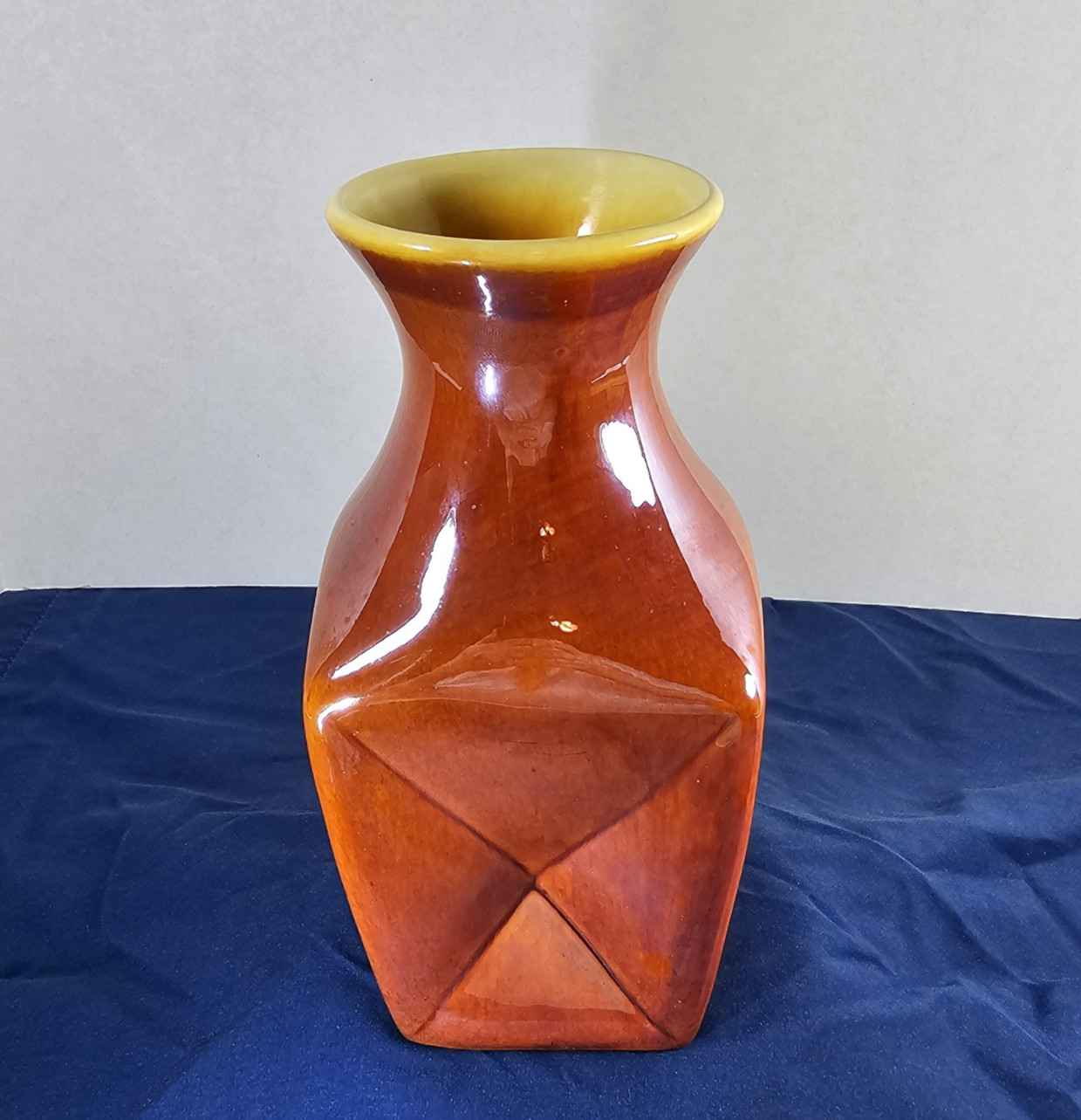 Red Wing Pottery Vintage 1633 Brown Speckled Belle Kogan Vase, Classic