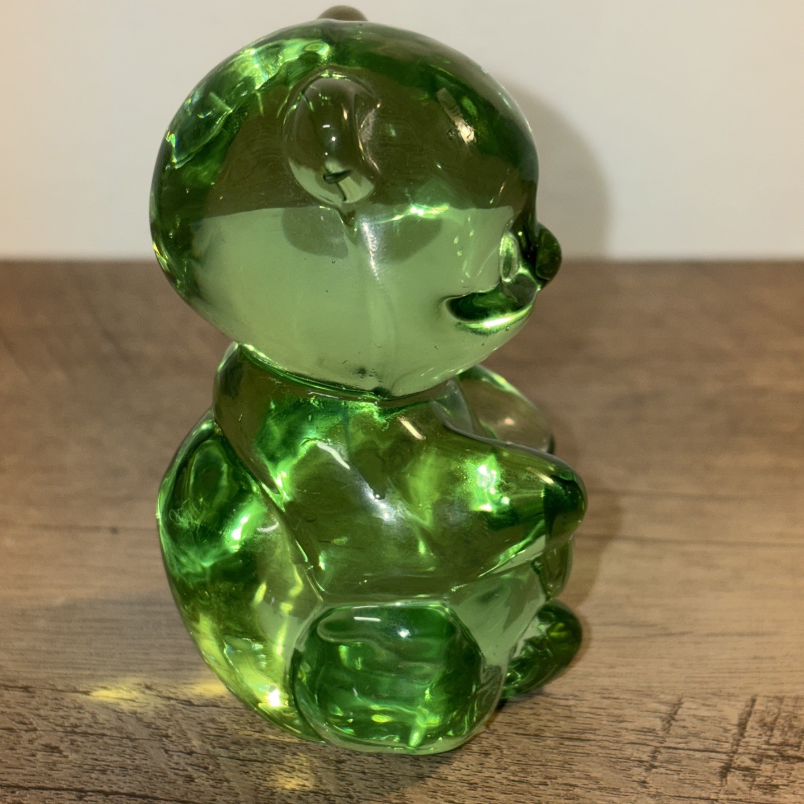 Fenton Art Glass Green Sitting Bear 2.75 Inches