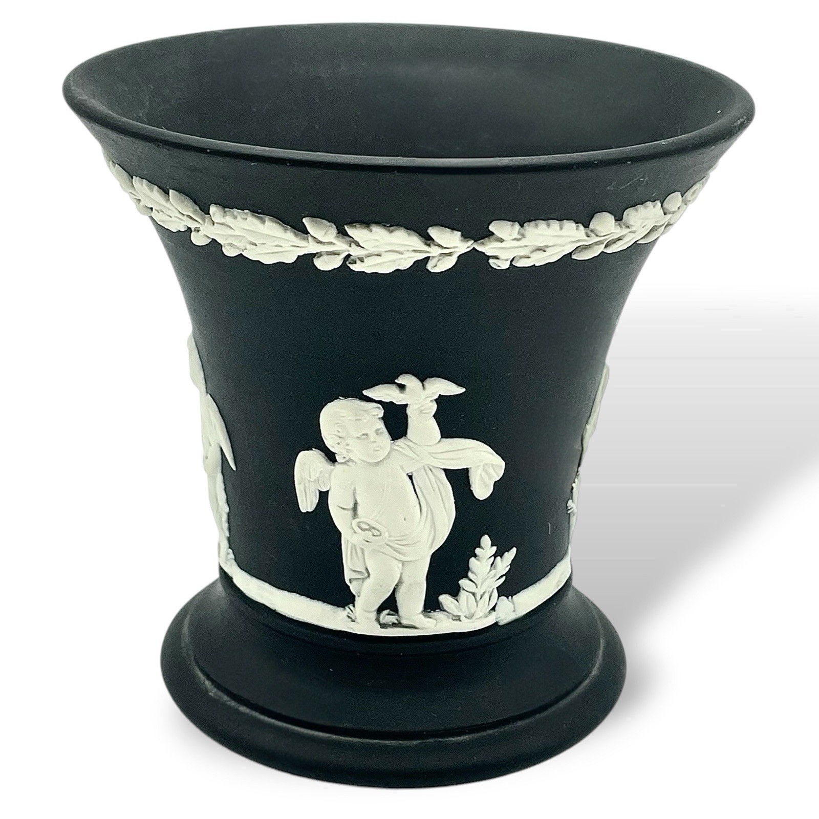 Vrg WEDGEWOOD JASPERWARE Black Small Vase Neoclassical Figures HTF Color EUC