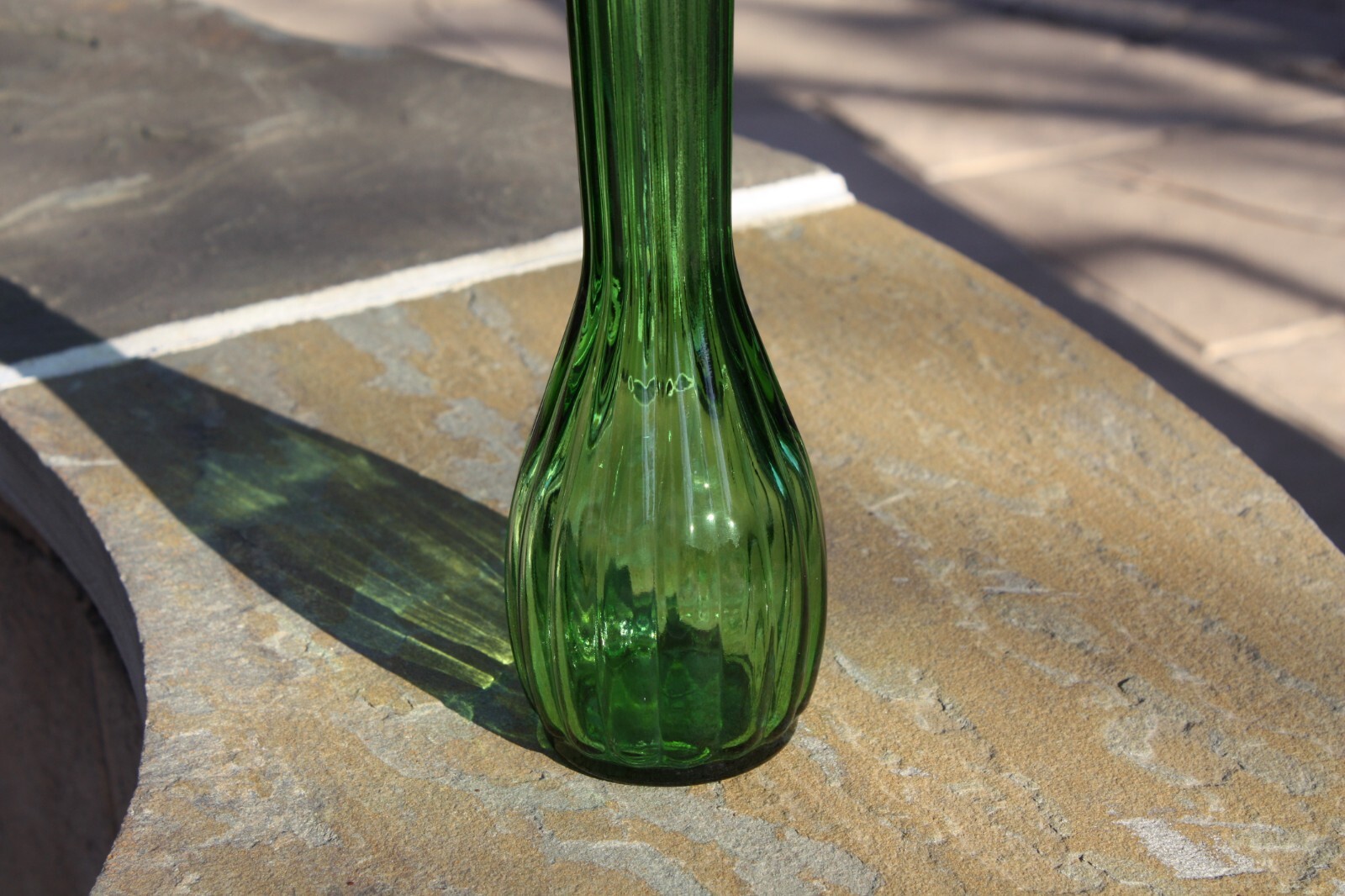Hoosier Emerald Green 2 Ribbed Vintage 9″ Tall Vases & 8 5/8″ Frosted Neck Vase