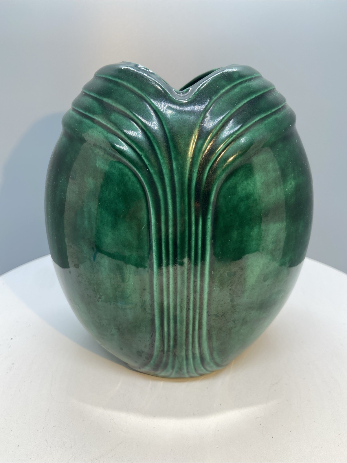 VNTG “HOM Co.” GREEN Glaze Art-Deco Style 6.5”tall Vase