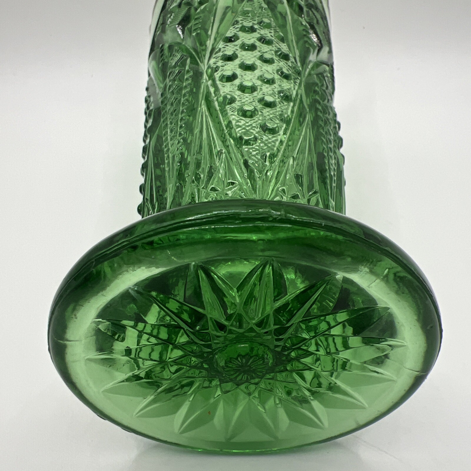Vintage US Glass Co Vase Emerald Green Gold Trim 6” Tall. Weighs 15 Ounces.