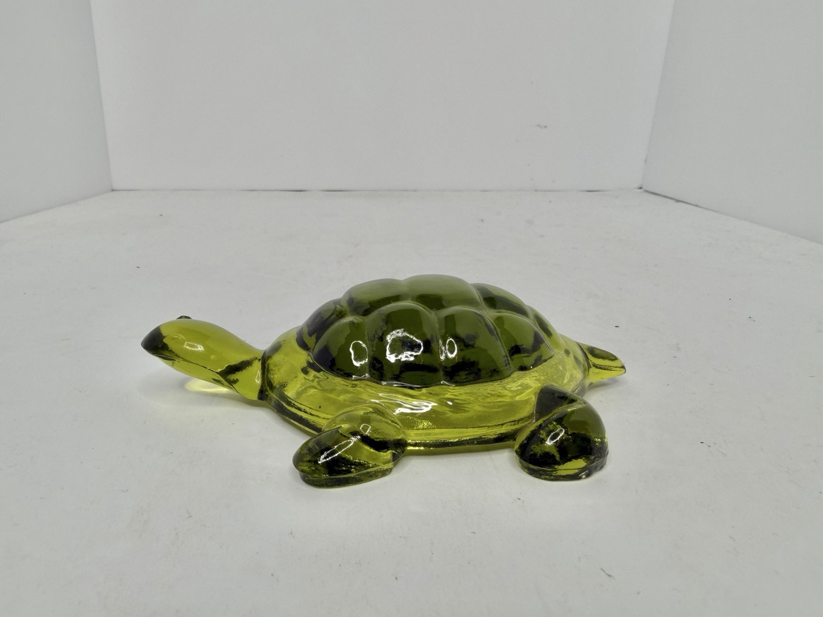 Vintage MCM Viking Glass Avocado Green Turtle Figurine Stunning