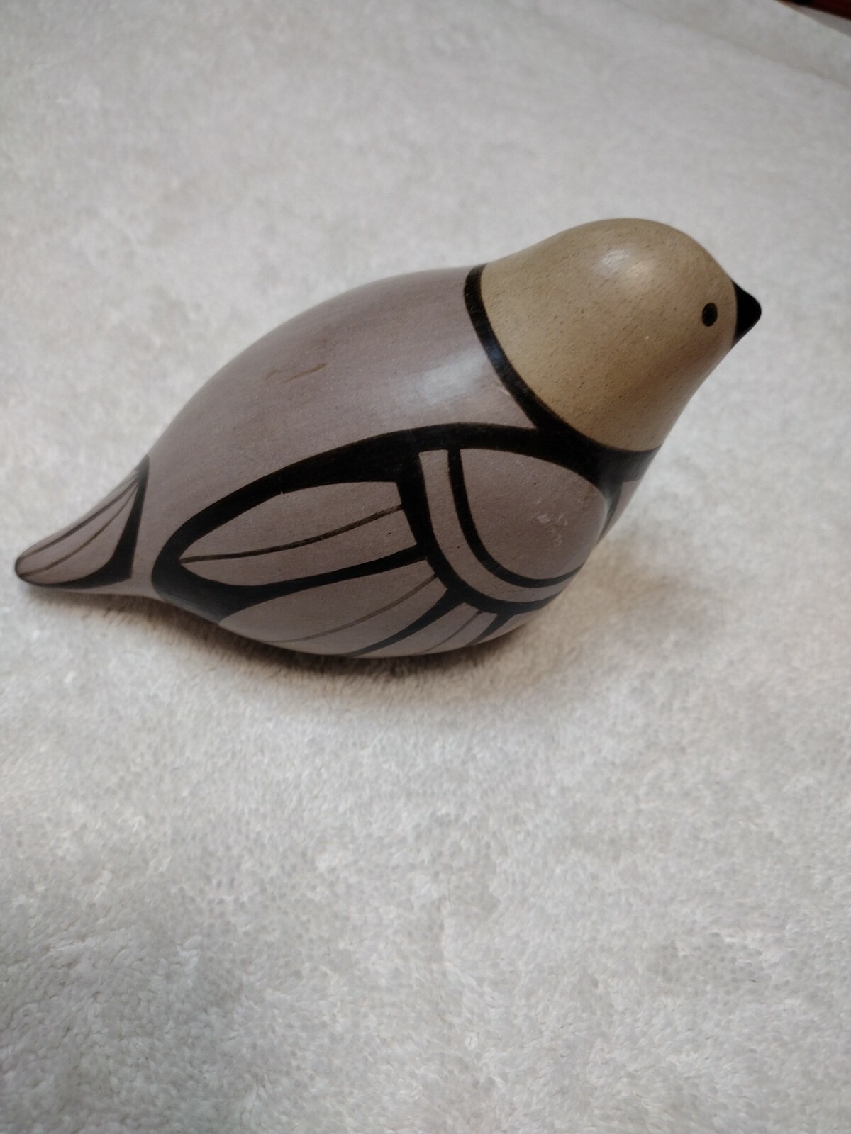 Clay Pottery partridge/ pigeon Bird signed la Serene folk art roughly 5×4