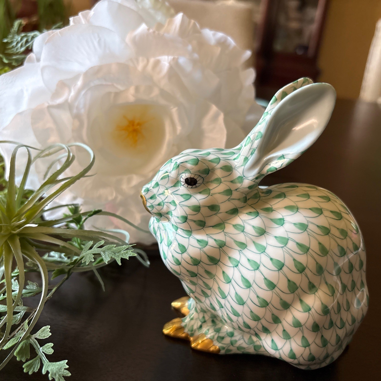 Herend Bunny / Rabbit Sitting Figurine 15305 – Green Fishnet Excellent Cond
