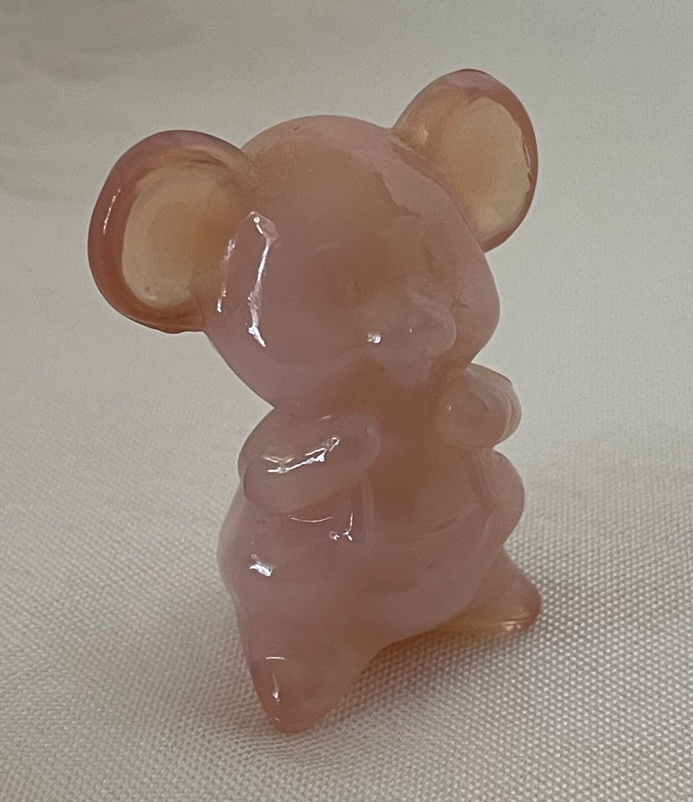 Vintage 1988-1993 – BOYD ART GLASS – Crown Tuscan Pink WILLIE THE MOUSE Figurine