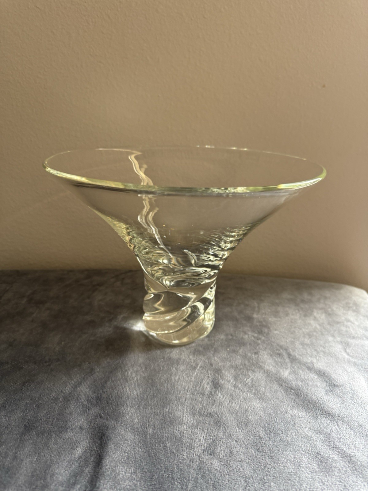 Vintage Hand Blown Art Glass Twisted Pedestal Centerpiece Bowl – Heavy 5.5 Lbs