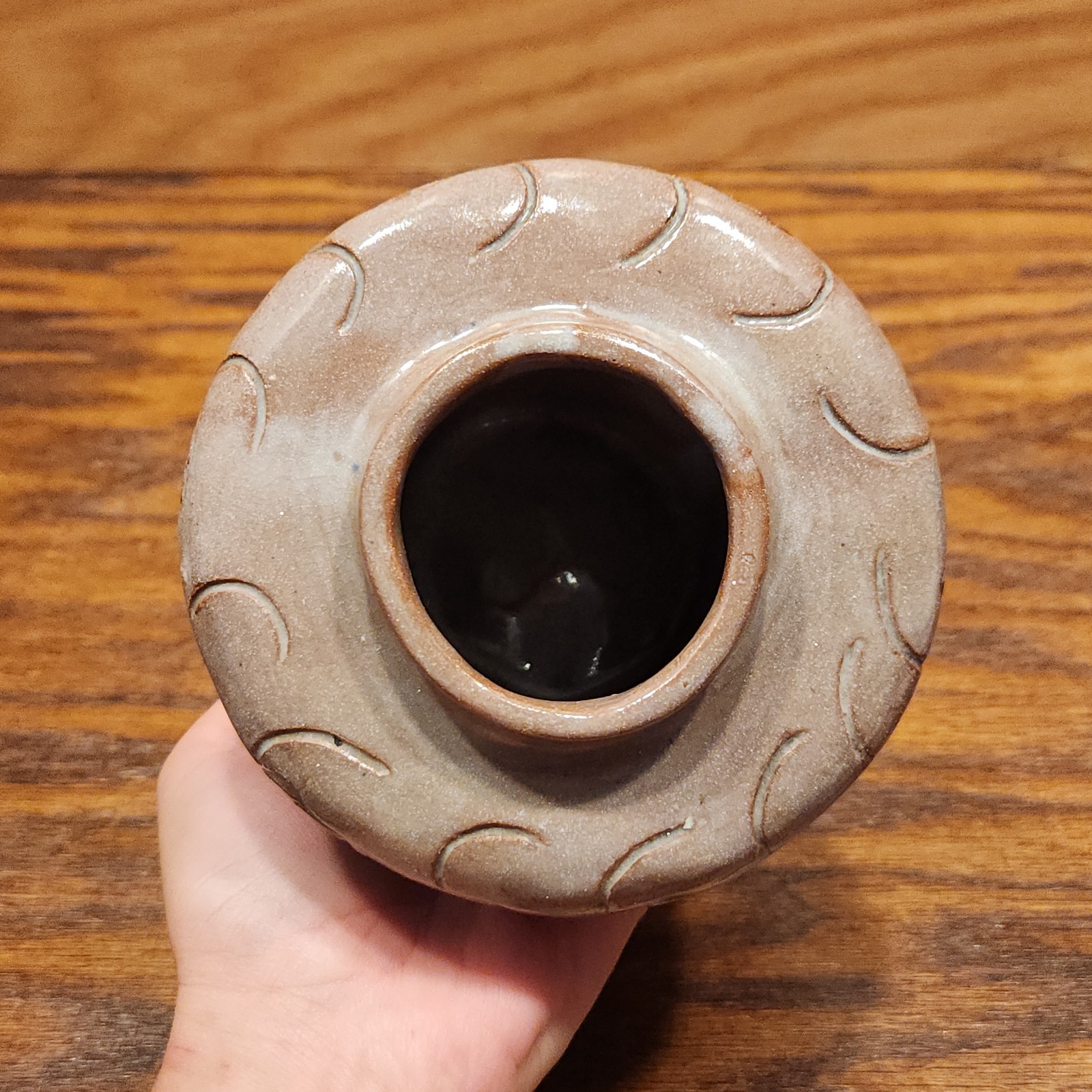 Vintage Pottery 4.5″ Vase Leaf Nature Leaves Brown Signed Planter Flower Pot