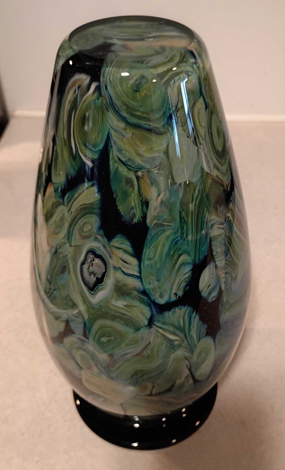 Large 10.25″ 2004 Signed Robert Eickholt Agate Design Art Glass Vase