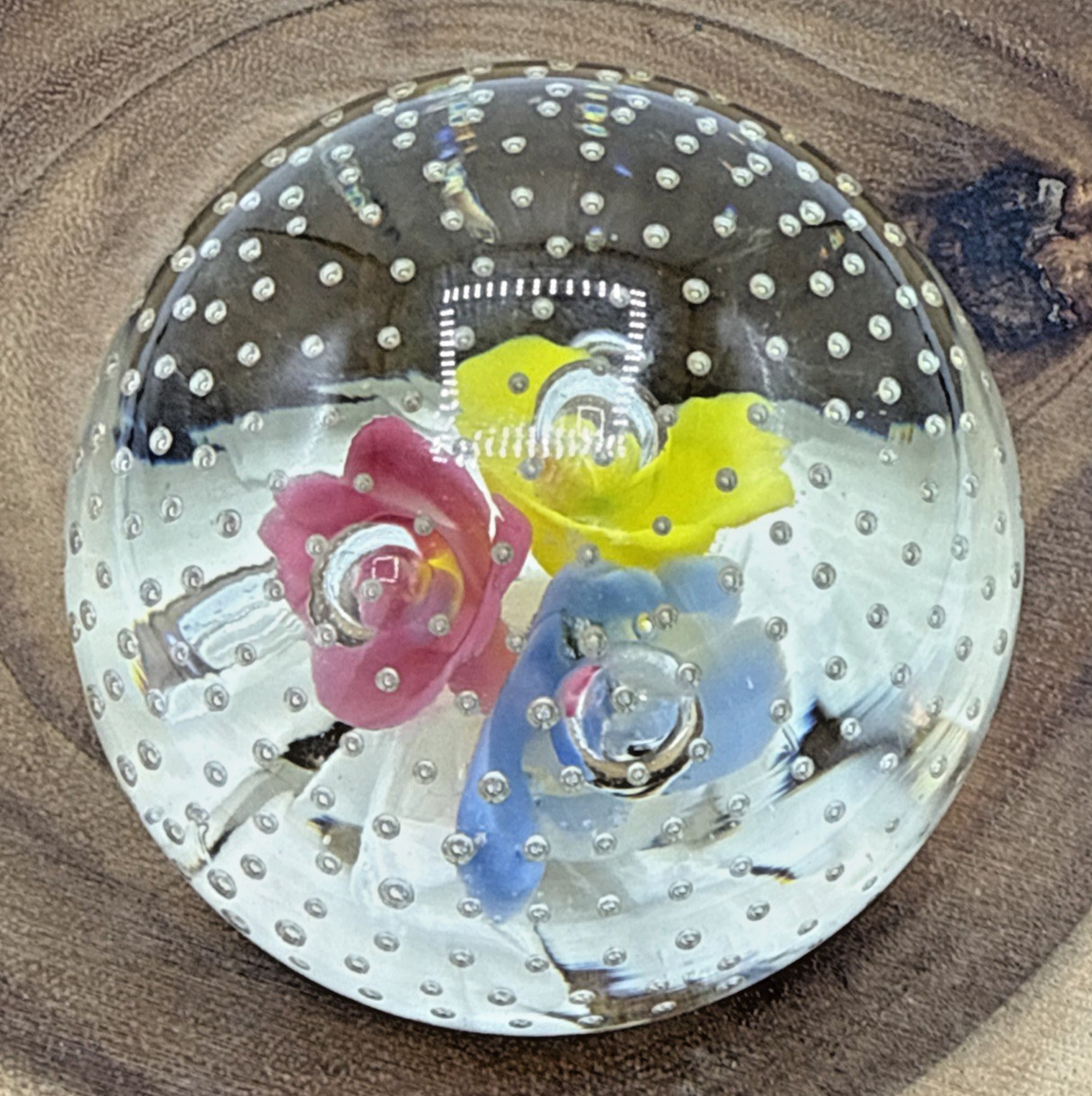 Vintage St Clair Trumpet Flowers Pink Blue Yellow Controlled Bubbles Paperweight