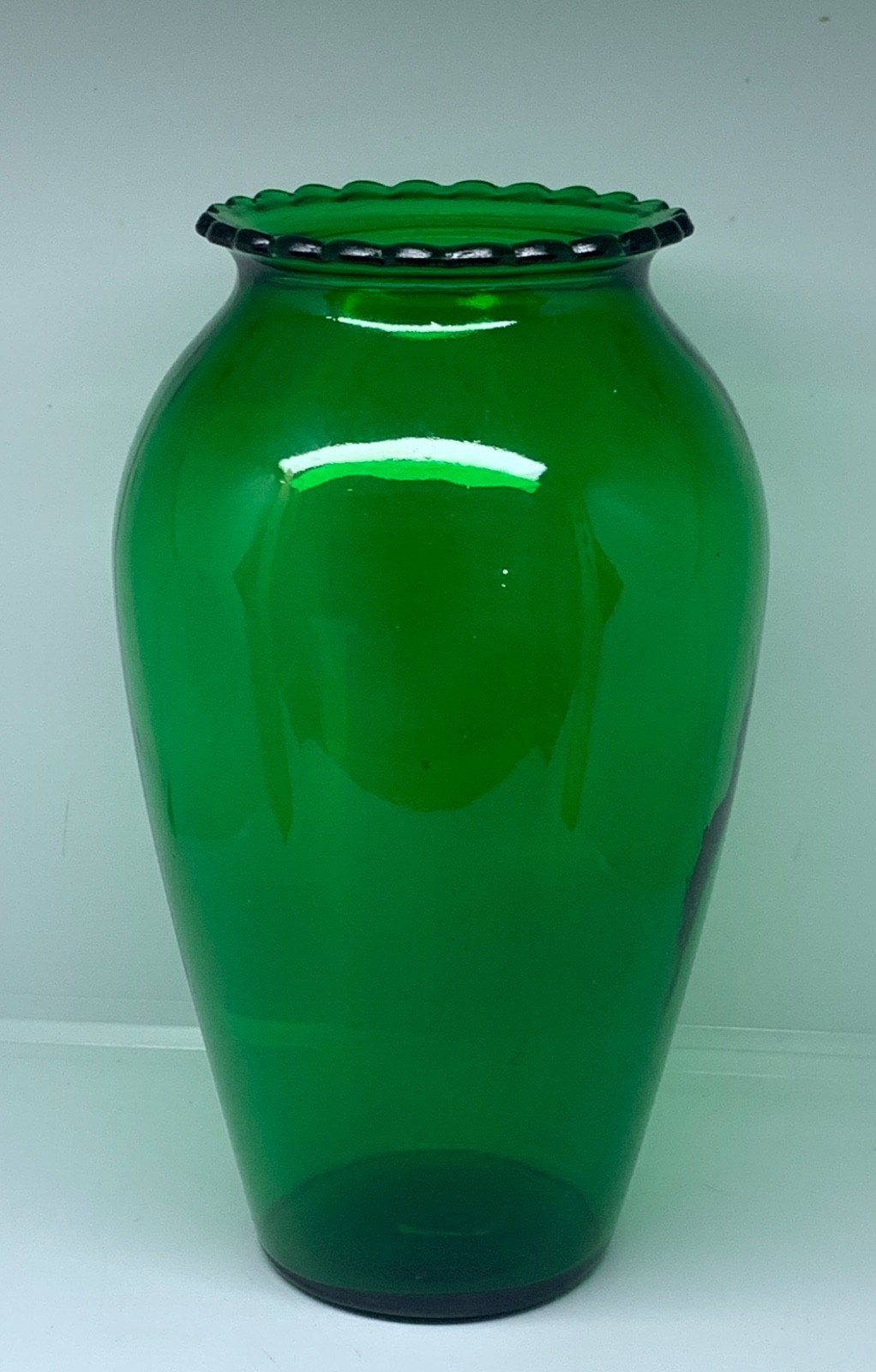 Anchor Hocking Forest Green scalloped top flower vase 9” x 5” 1957-65