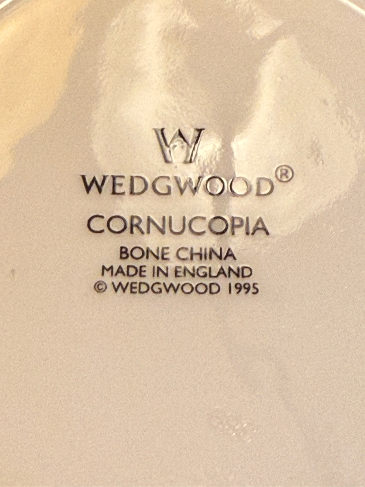 2 pc. Wedgwood Cornucopia Bone China 6″ Vase & 5″ Tray EXCELLENT
