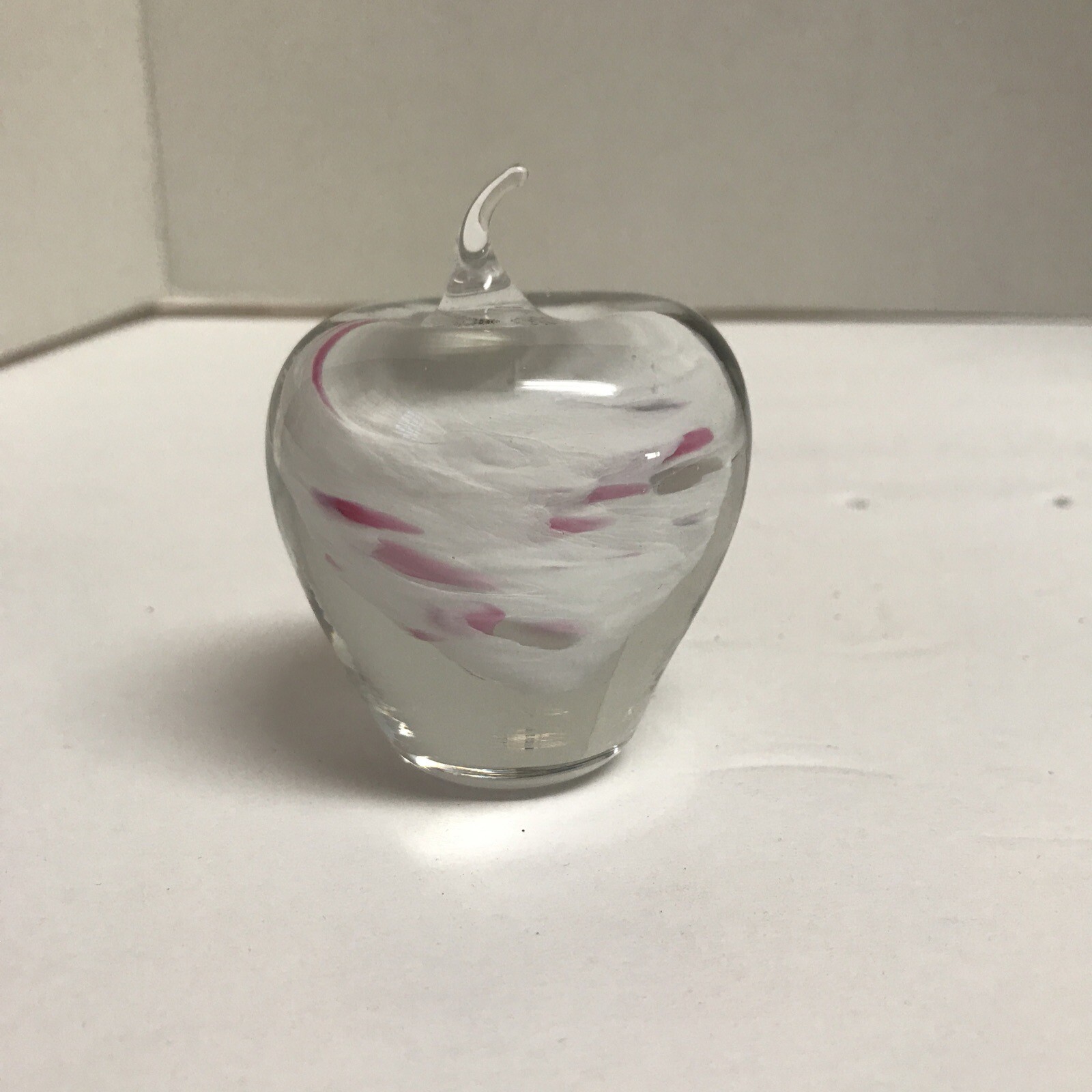 Anton INTAGLIO Clear White & Pink Swirl Art Glass APPLE Shaped Mini Paperweight