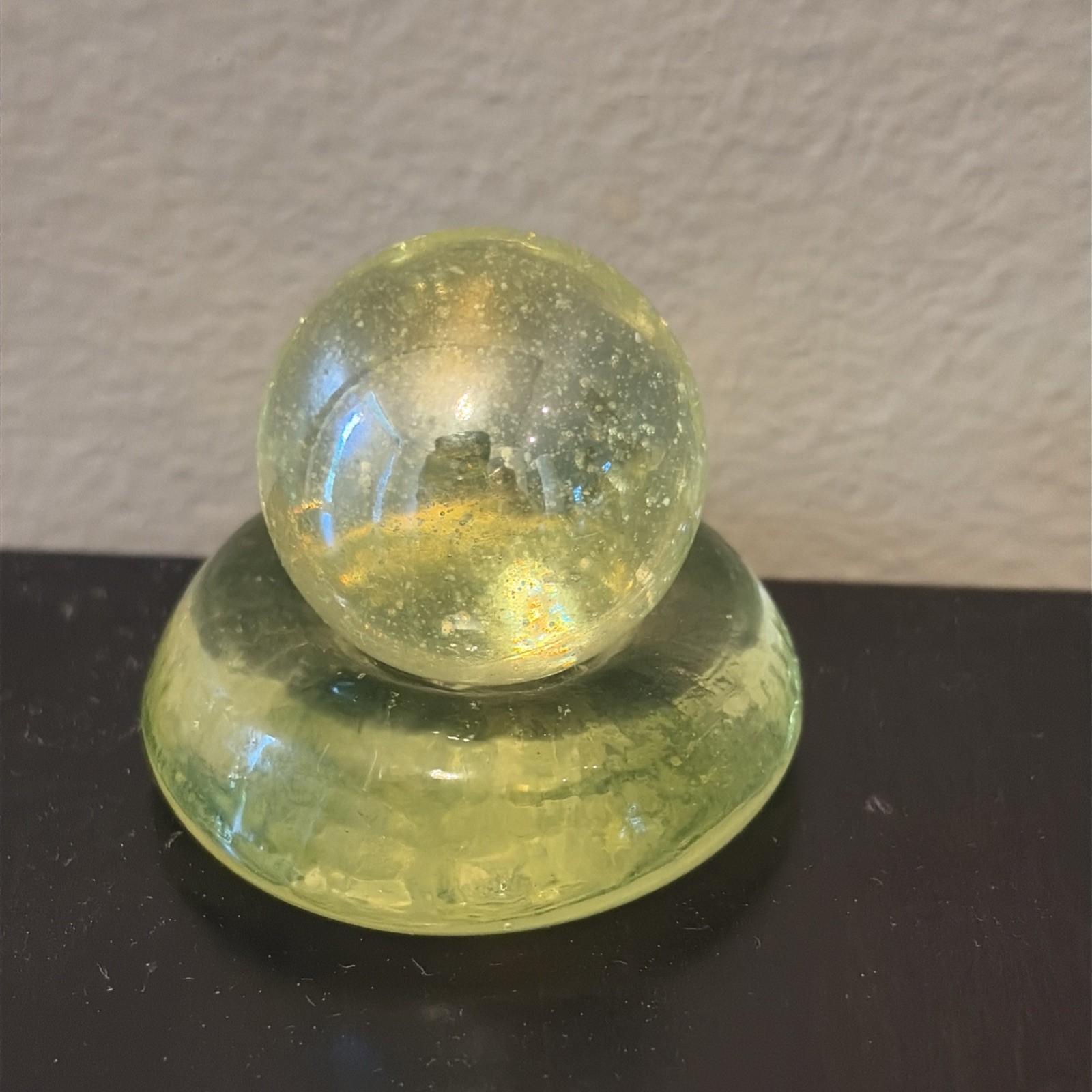 Boyd Marble Holder 1.5″ Vaseline Uranium Glass UV Glow w/ 1″ Shooter Marble HTF