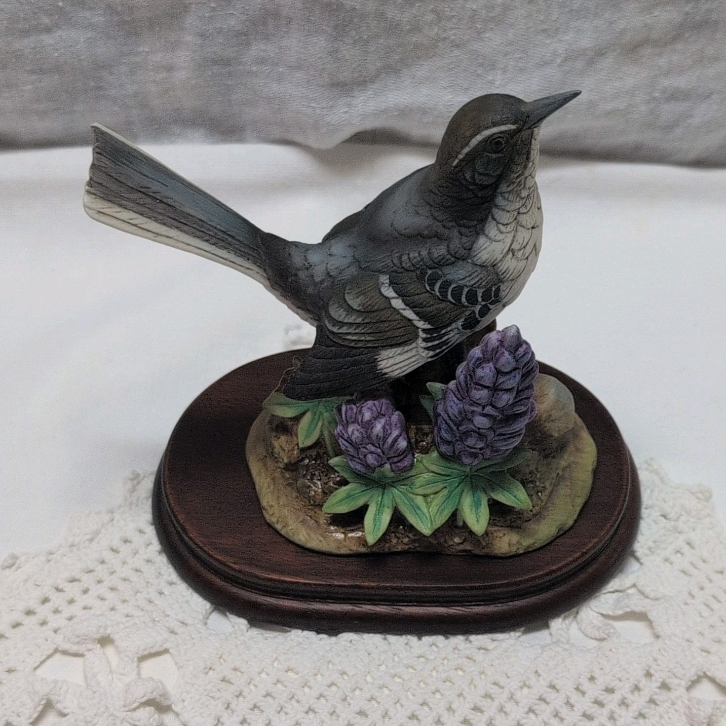 Andrea by Sadek Mockingbird w/ Bluebonnet Porcelain Figurine 1988 Japan 8235