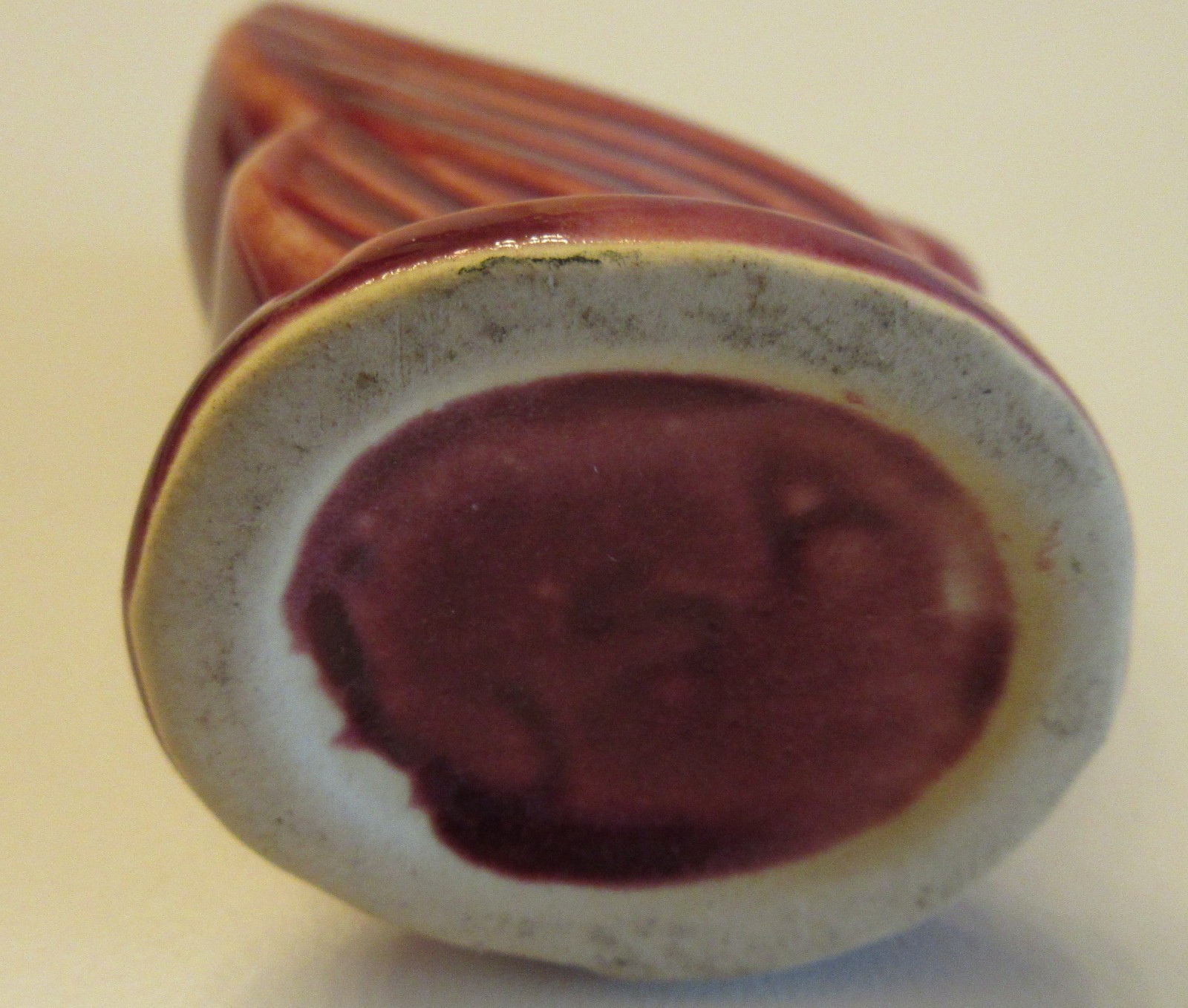 Vintage Shawnee Pottery Miniature Vase Swan w/ Raised Wings Burgundy No Chips