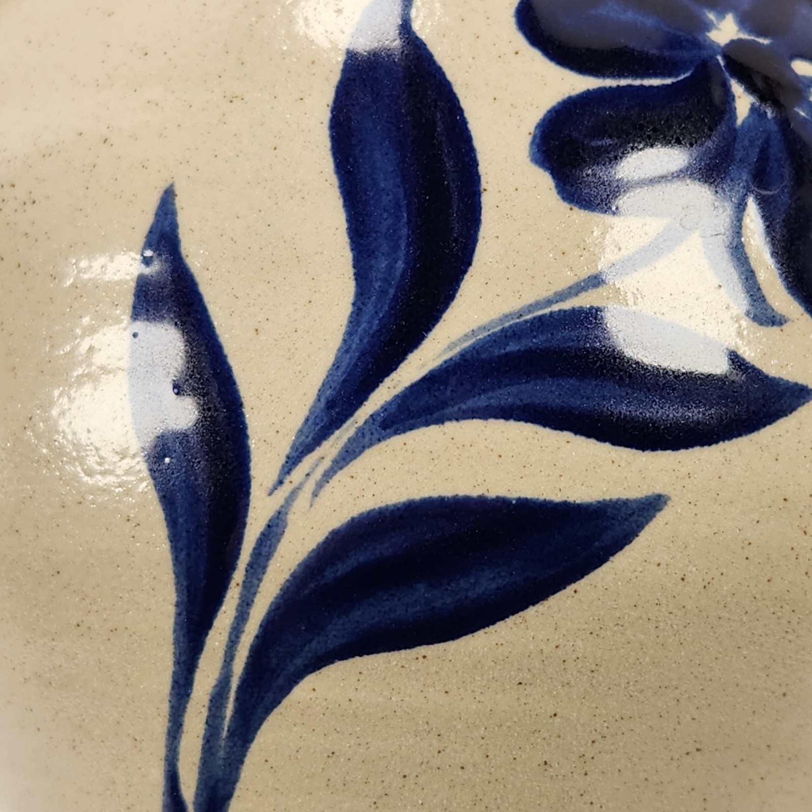 VTG Williamsburg Pottery Salt Glazed Blue Flower Handled Crock Farmhouse USA 5″