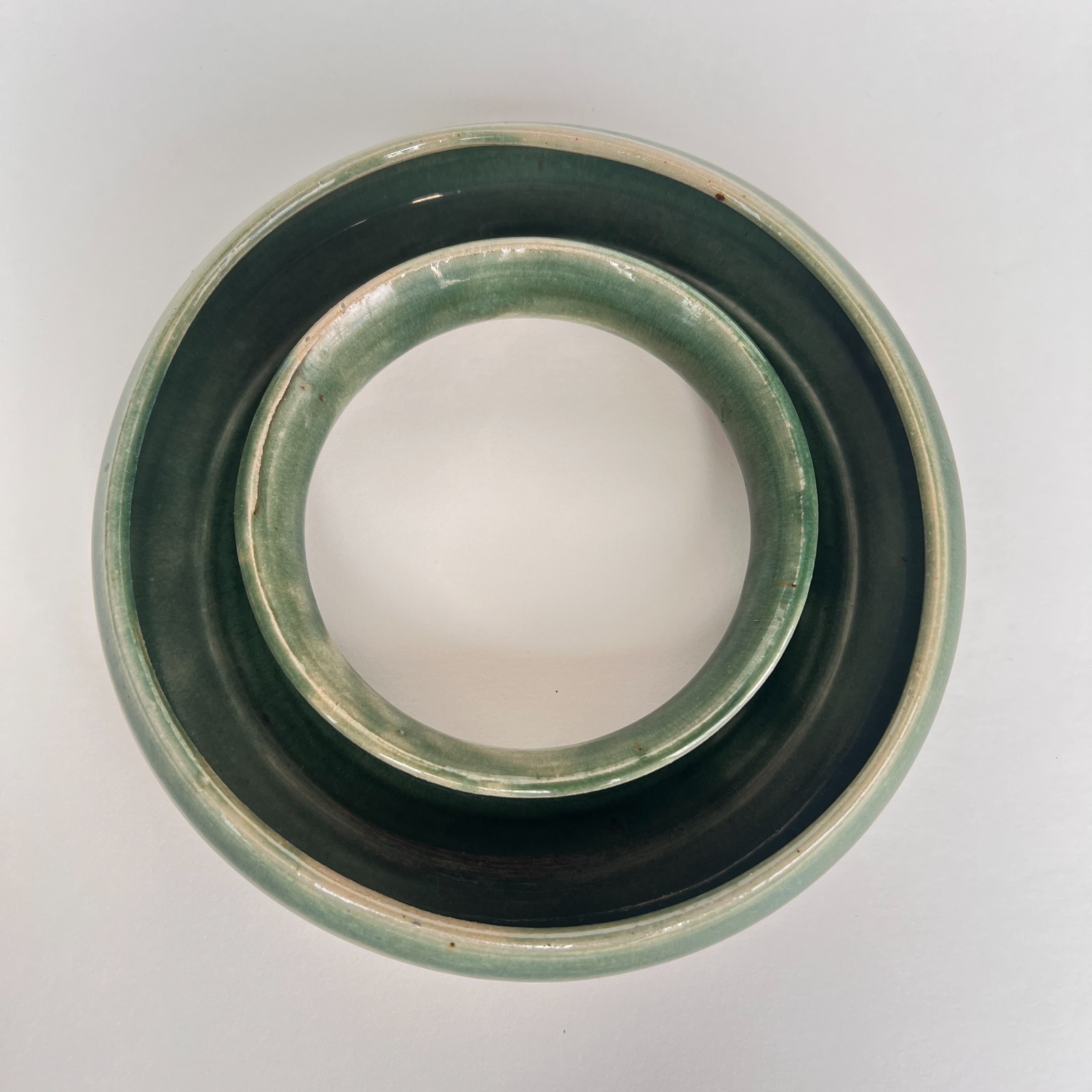 Green Glazed Stoneware Ceramic Pottery Pansy Ring Vase McDonald Clay Studio 7.25
