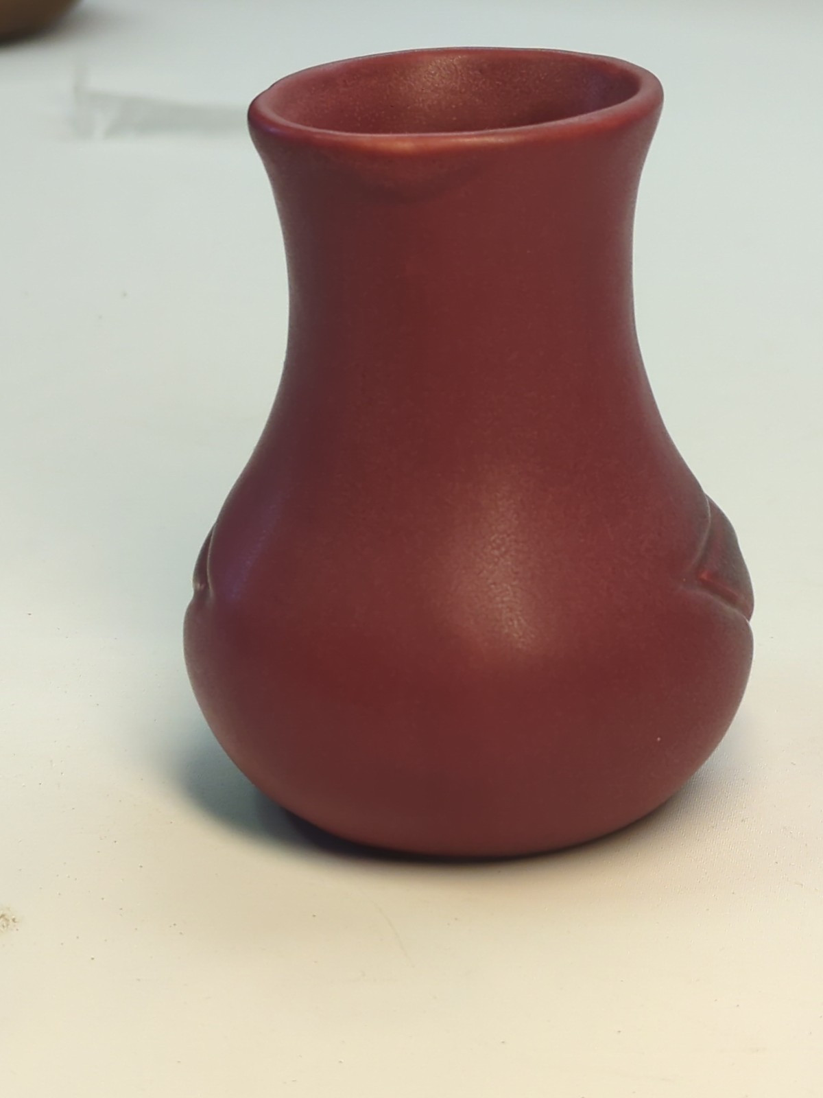 Vintage Van Briggle 4″ Tall Mulberry Art Pottery Daisy Vase