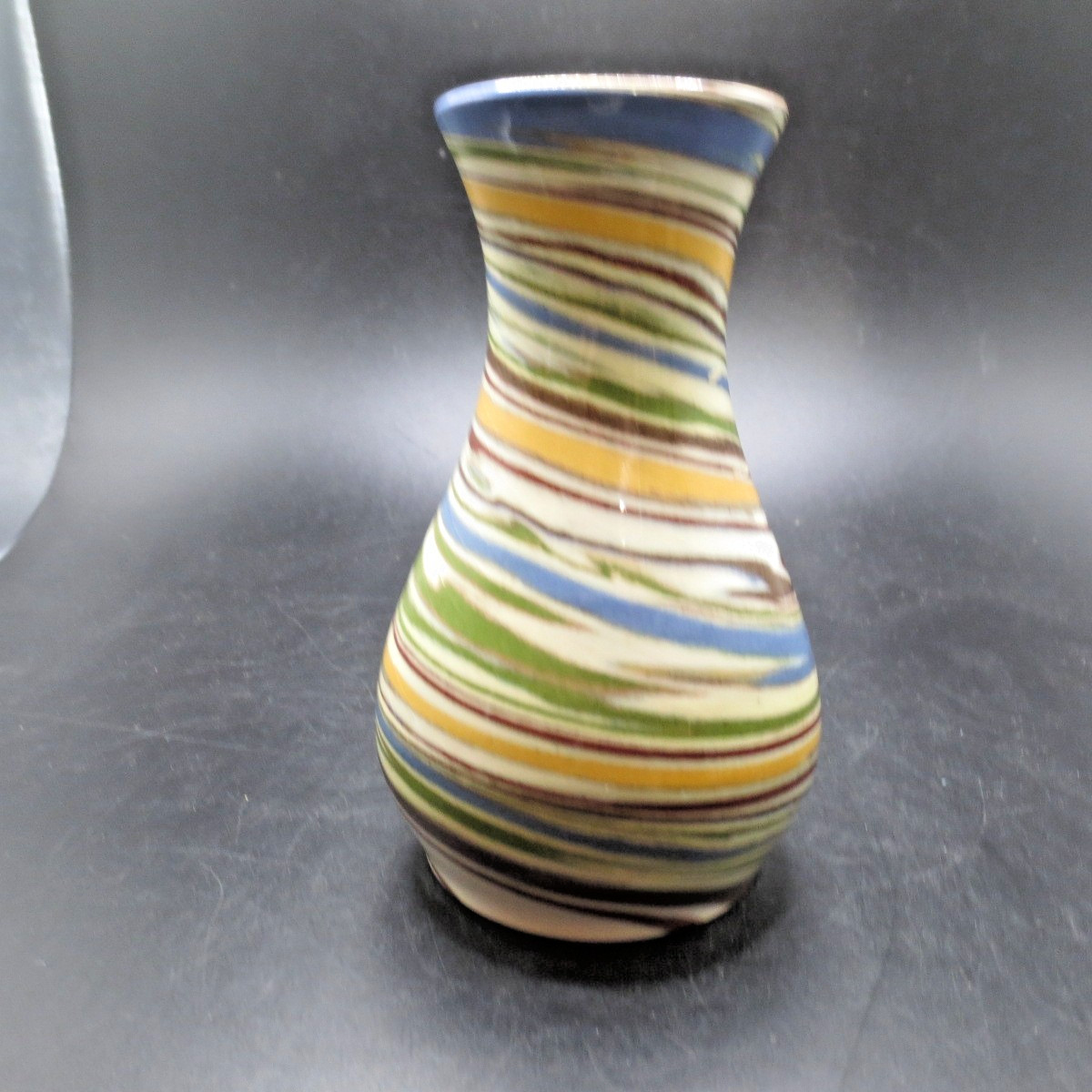 VTG Boho Atr Swirl Ware Hand Thrown Ceramic Bud Vase 4.75 Inches Tall READ