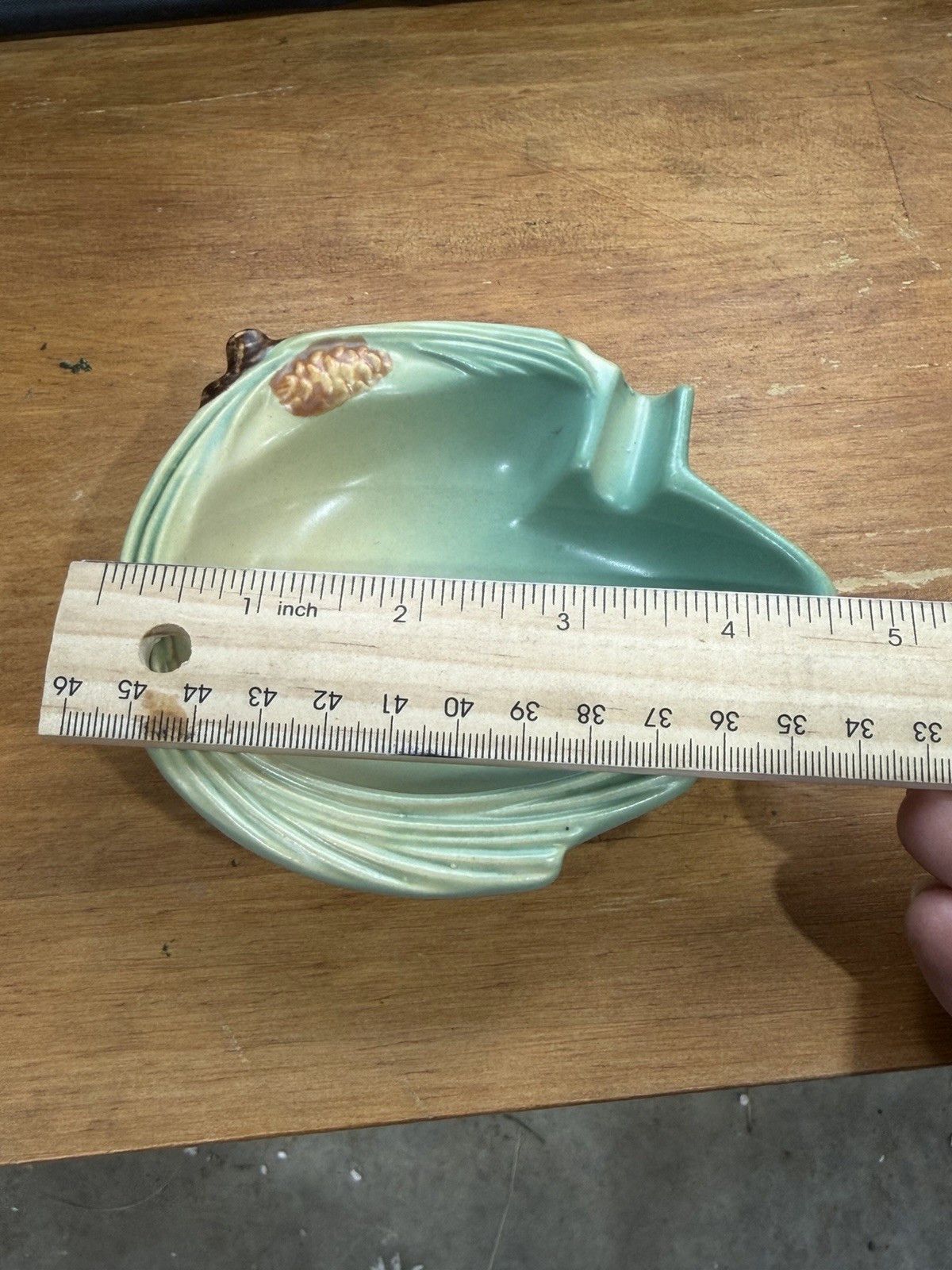 ROSEVILLE POTTERY GREEN PINECONE ASHTRAY W/ A GREAT MOLD #499, See Photos