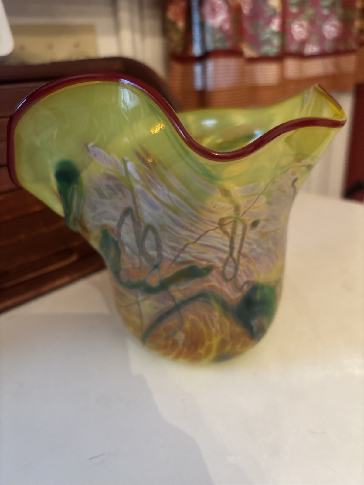Beautiful Vintage Lime Green/Golden Art Glass Vase Amazing Color Swirls