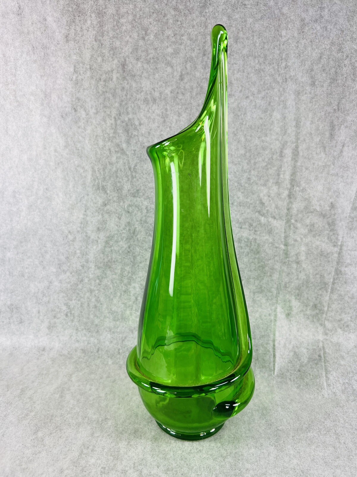#229 Kanawha Rare Green Glass Uranium Mint Condition swung threaded gorgeous