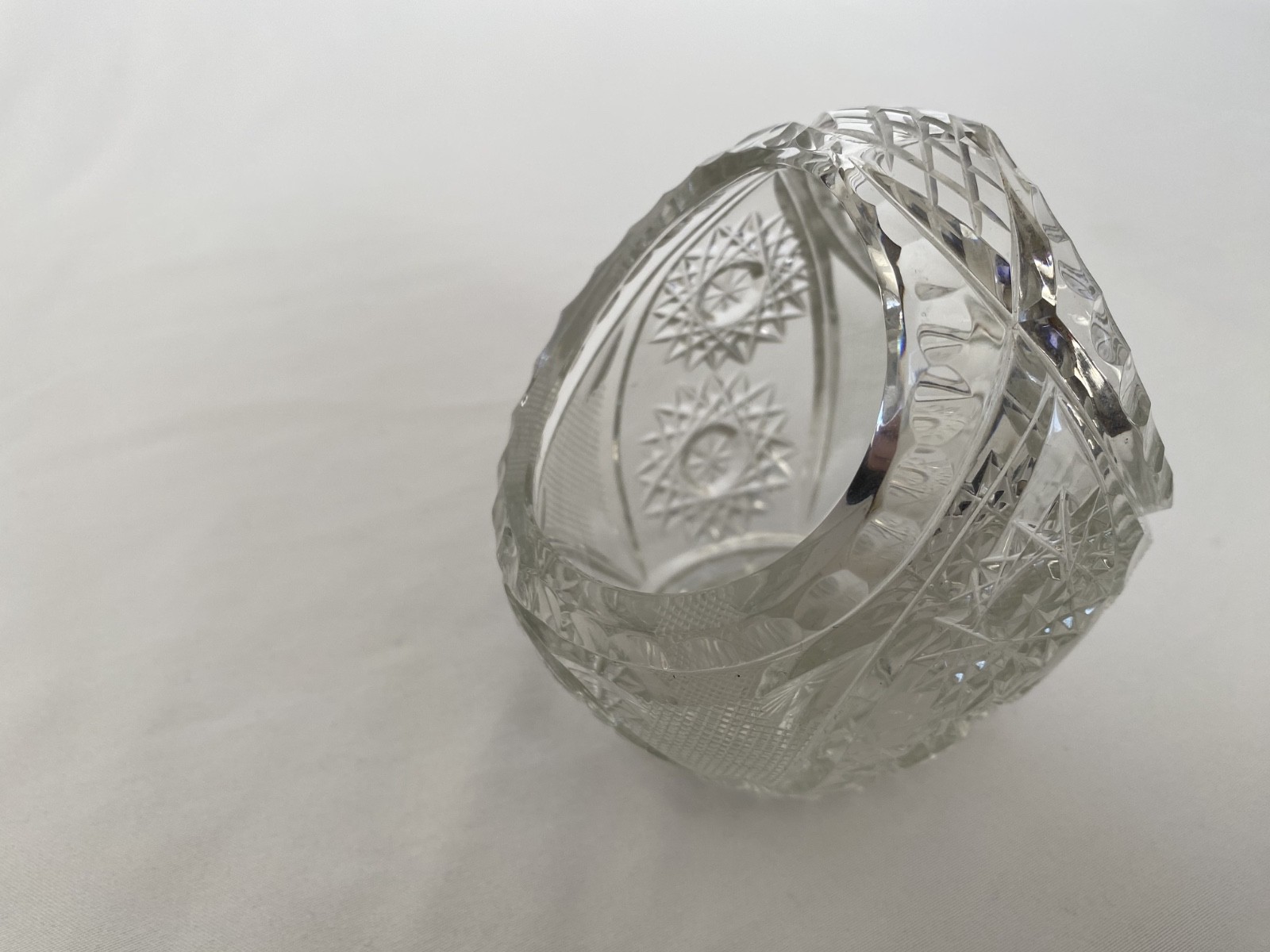 Vintage Heavy Cut CRYSTAL BASKET w/ Handle & Etched Stars, 3.75” tall
