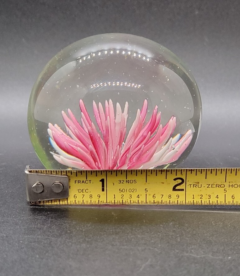 🌷 Water Lily Flower Paperweight Pink White and Green 2″ Art Glass 1980s