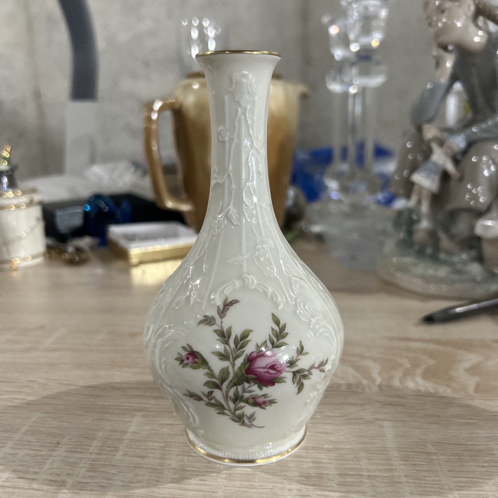 Rosenthal Classic Rose pattern, 5 3/4″ BUD VASE * White Gold Floral-Germany