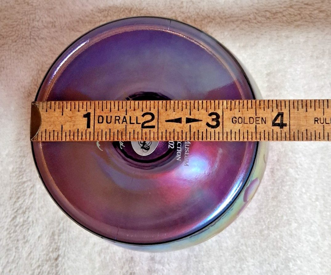VTG. FENTON VIOLET IRIDIZED HP. 2002 MUSEUM COLLECTION COVERED PUFF BOX *MINT*