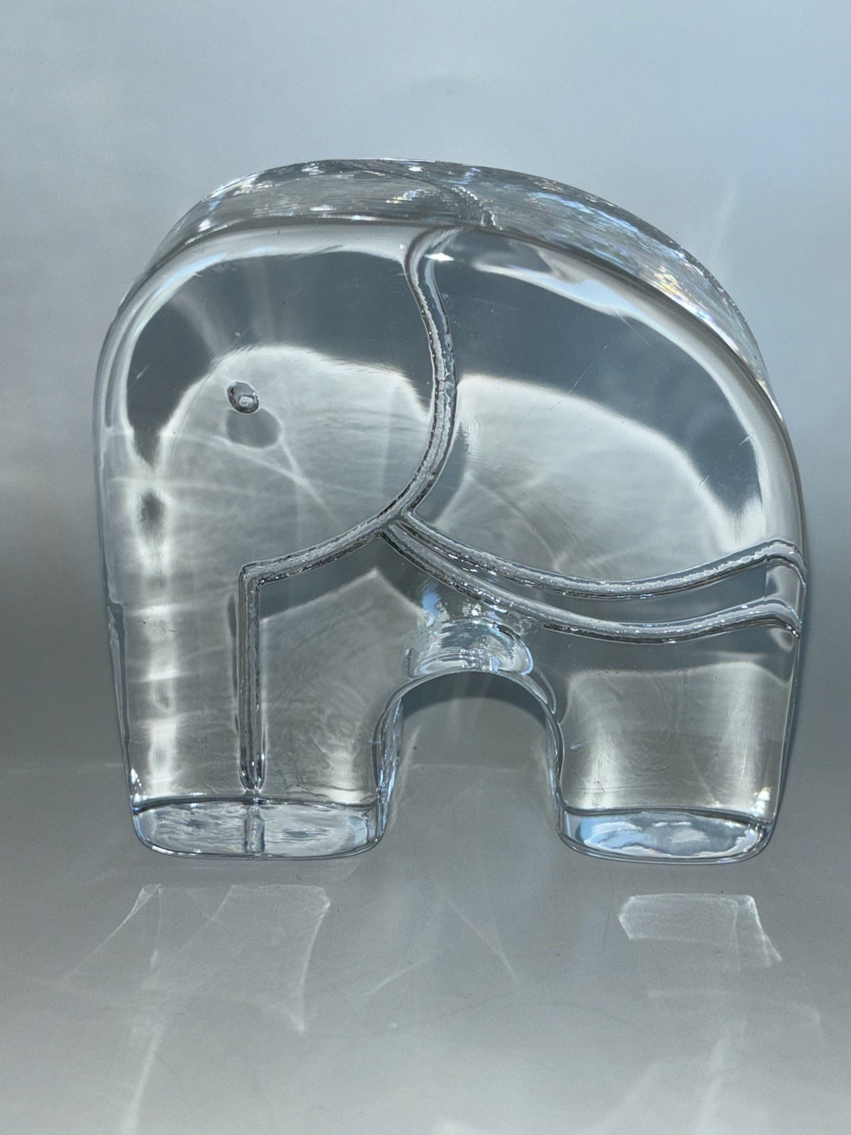 Vintage Kosta Boda elephant from the Zoo Series also referred to as Boda Zoo (g