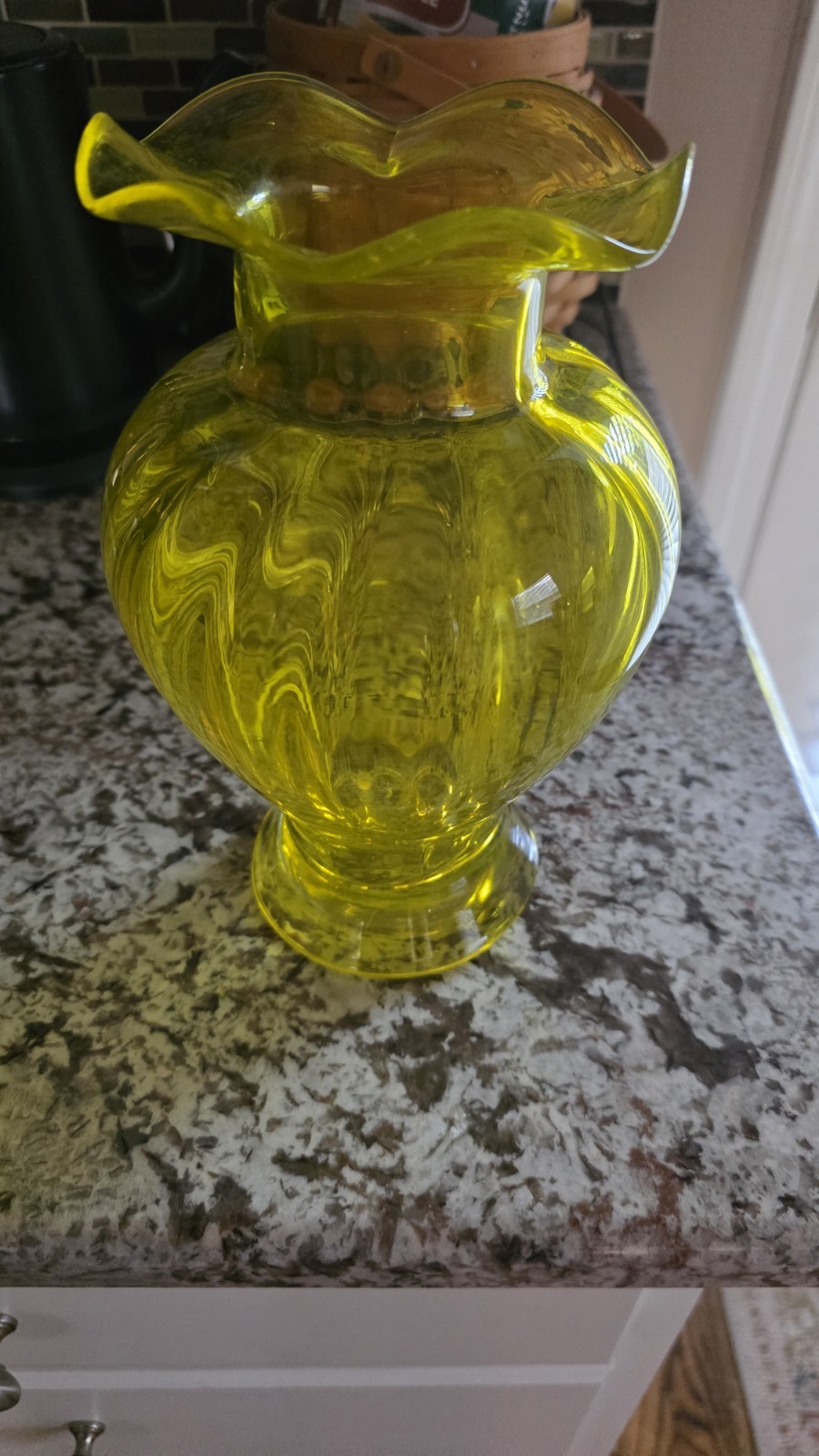 Vintage Canary Yellow Color Vase Beautiful Black Light Active Selenium Cadimum